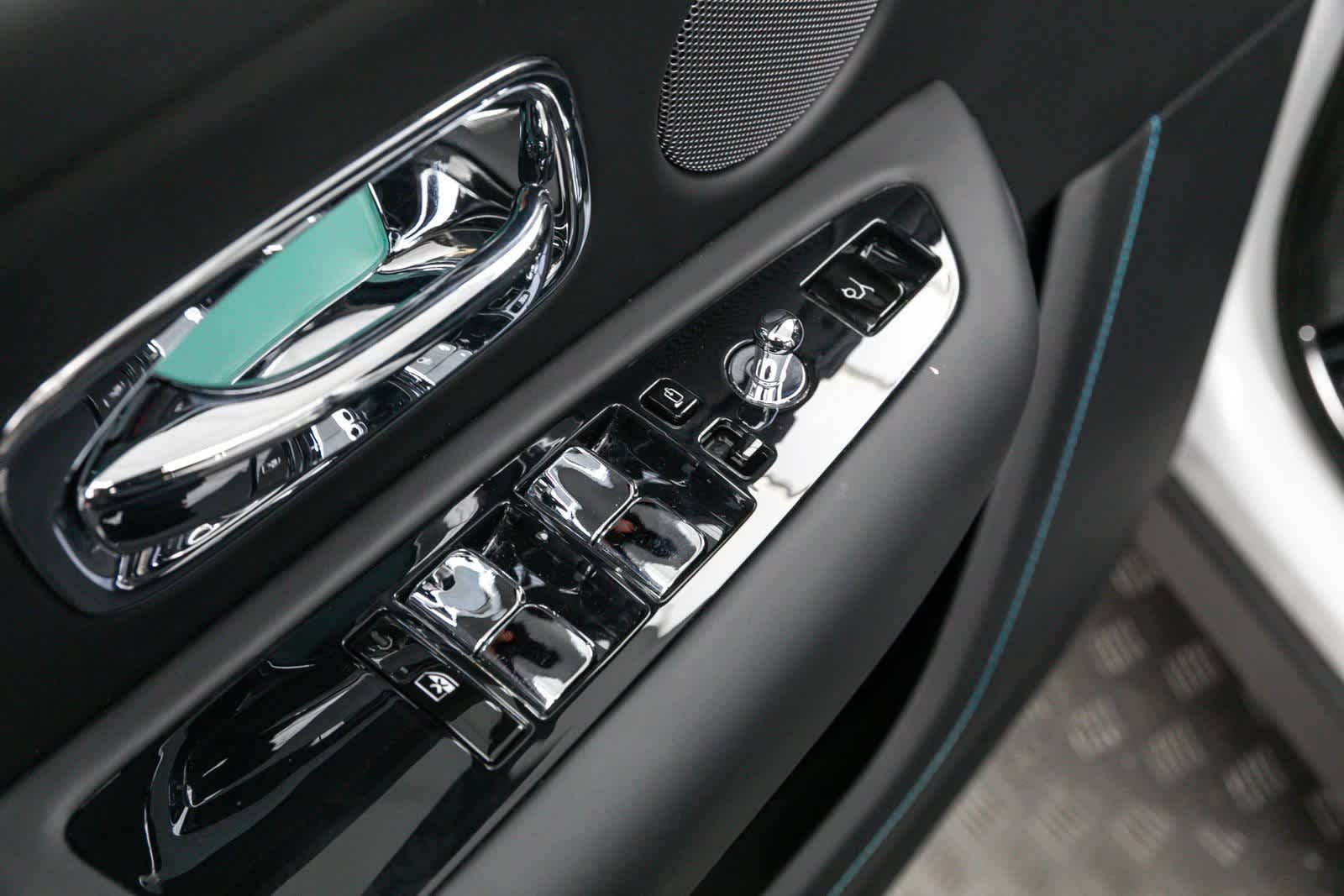 Thumbnail: 2022 Rolls-Royce Cullinan - 10