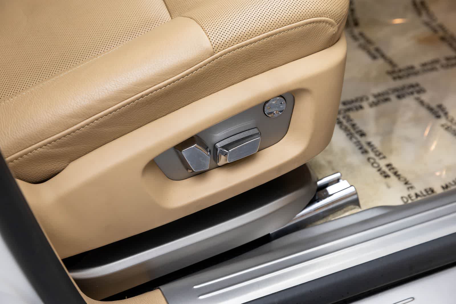 Thumbnail: 2011 Rolls-Royce Ghost - 35