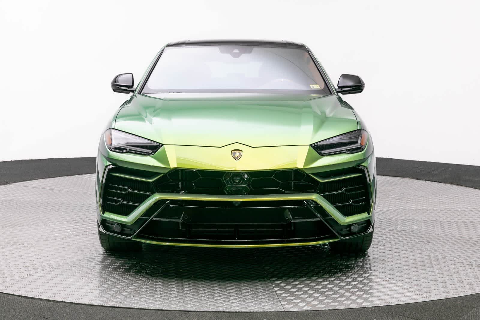 Thumbnail: 2022 Lamborghini Urus - 6