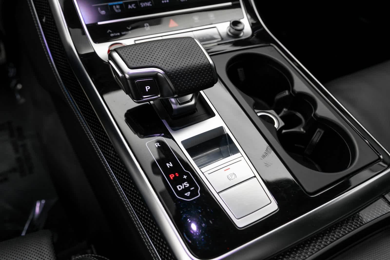 Thumbnail: 2023 Audi SQ8 - 31