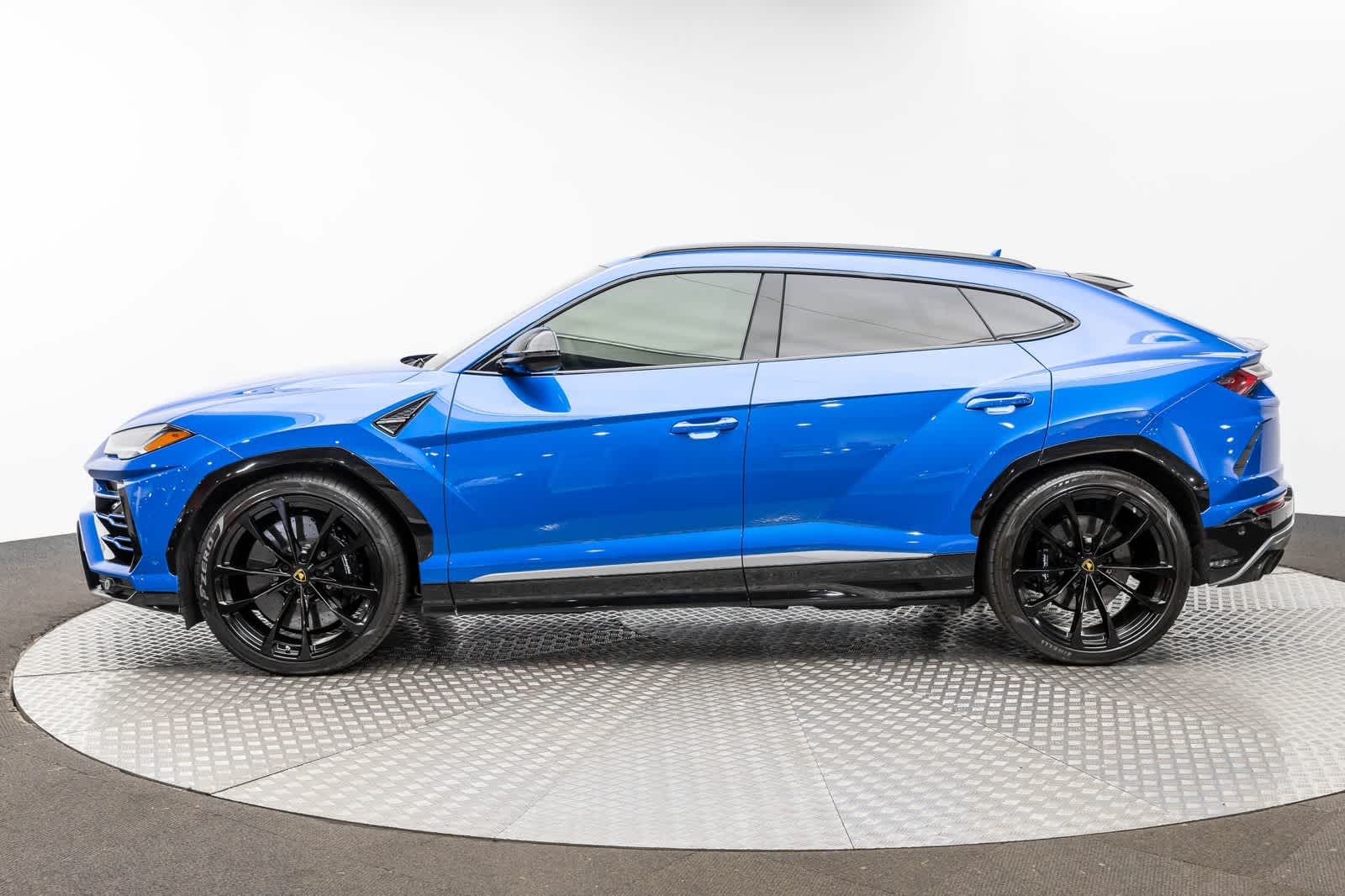 Thumbnail: 2019 Lamborghini Urus - 3