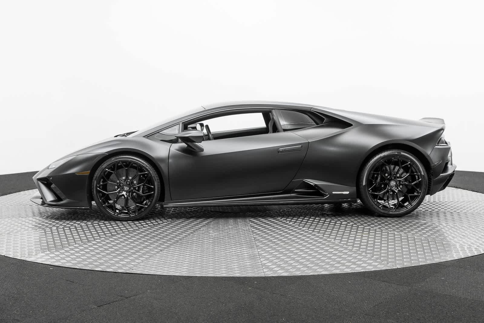 Thumbnail: 2022 Lamborghini Huracan - 3