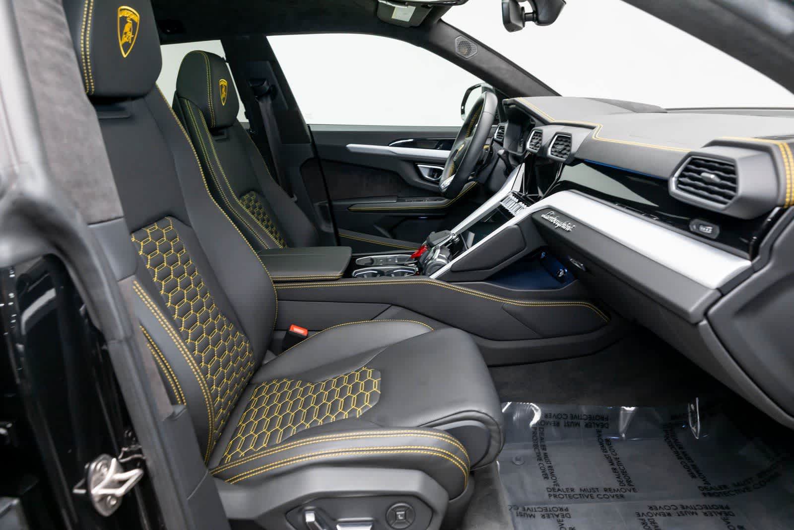 Thumbnail: 2022 Lamborghini Urus - 12