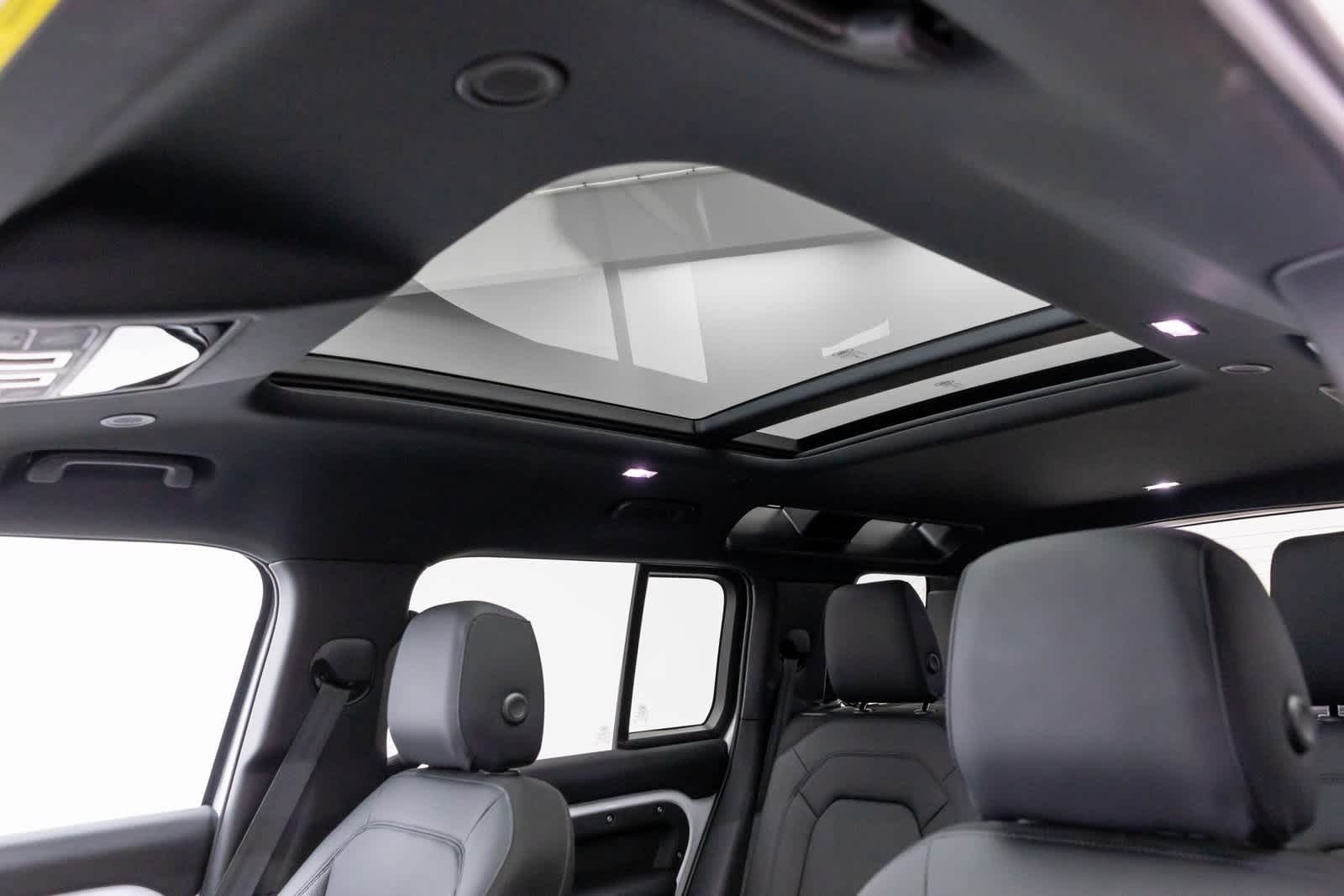 Thumbnail: 2025 Land Rover Defender - 48