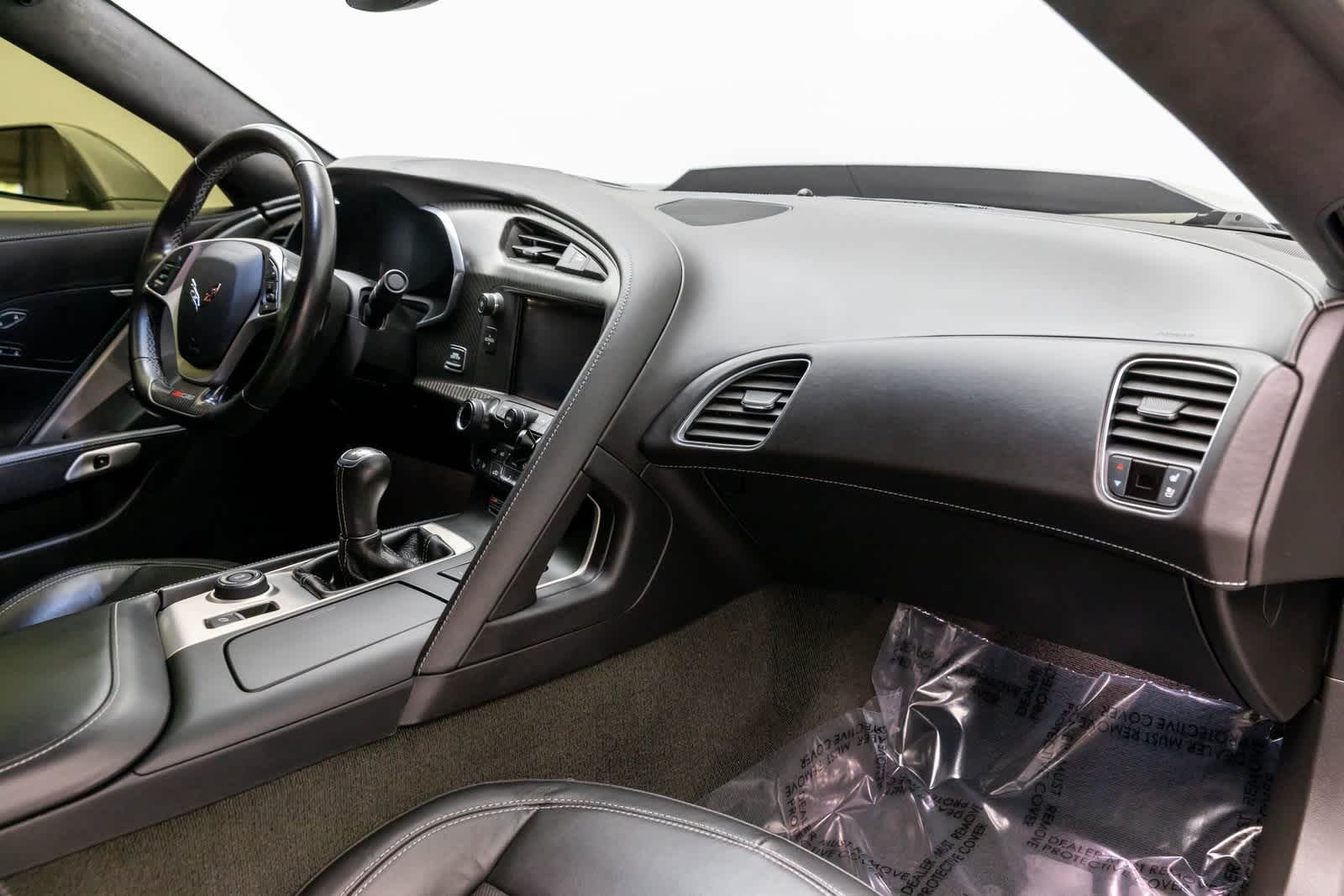 Thumbnail: 2015 Chevrolet Corvette - 45