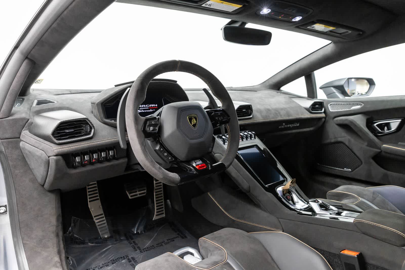 Thumbnail: 2024 Lamborghini Huracan - 2