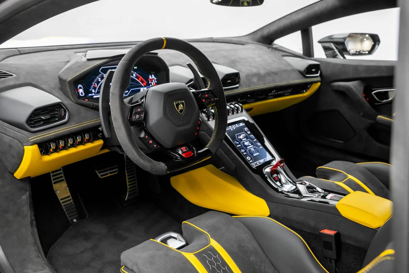 Thumbnail: 2024 Lamborghini Huracan - 2