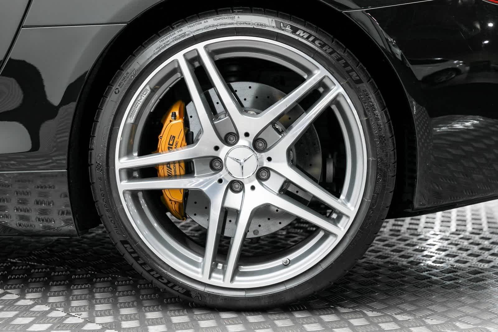 Thumbnail: 2012 Mercedes-Benz SLS AMG - 43