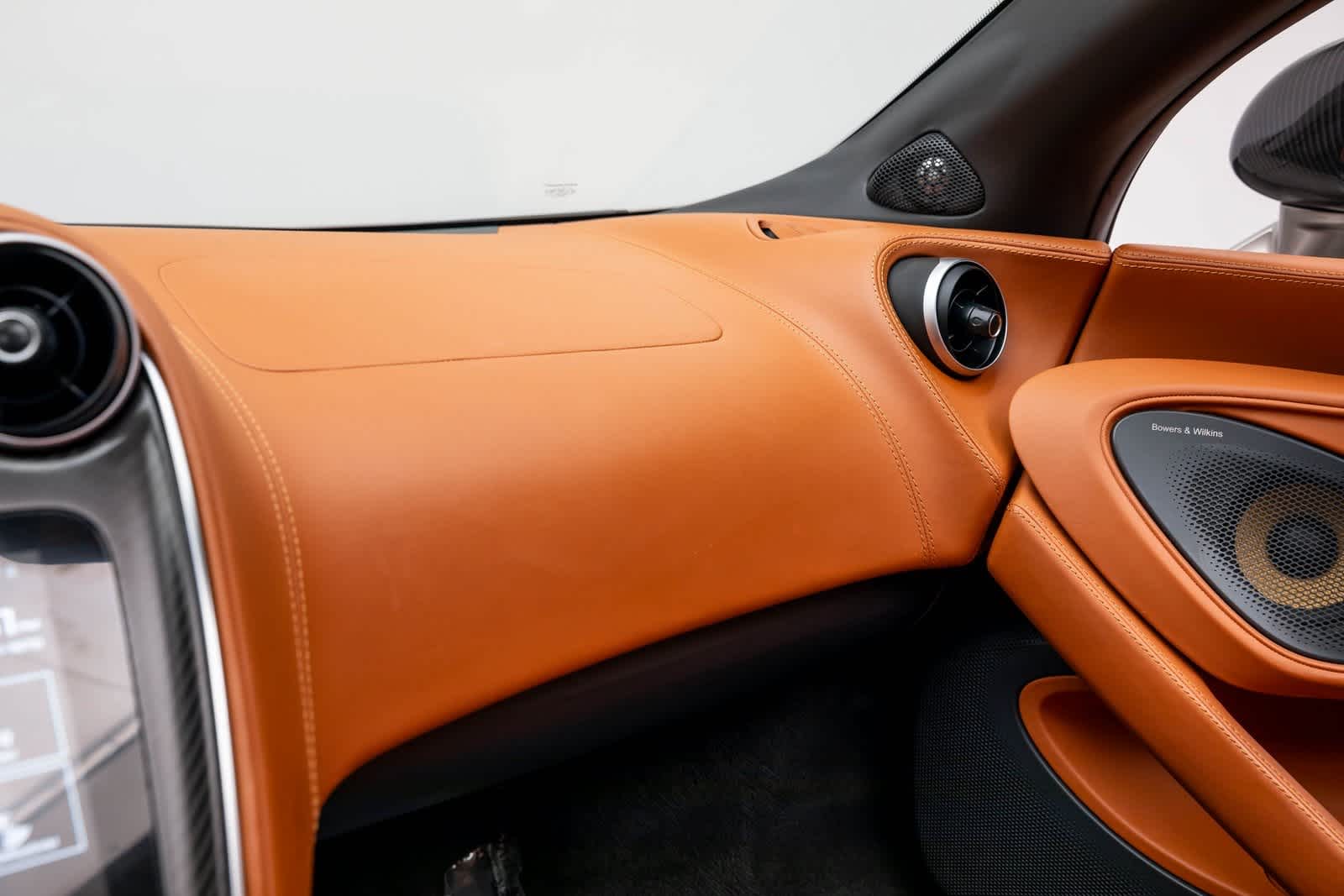 Thumbnail: 2018 Mclaren  - 32