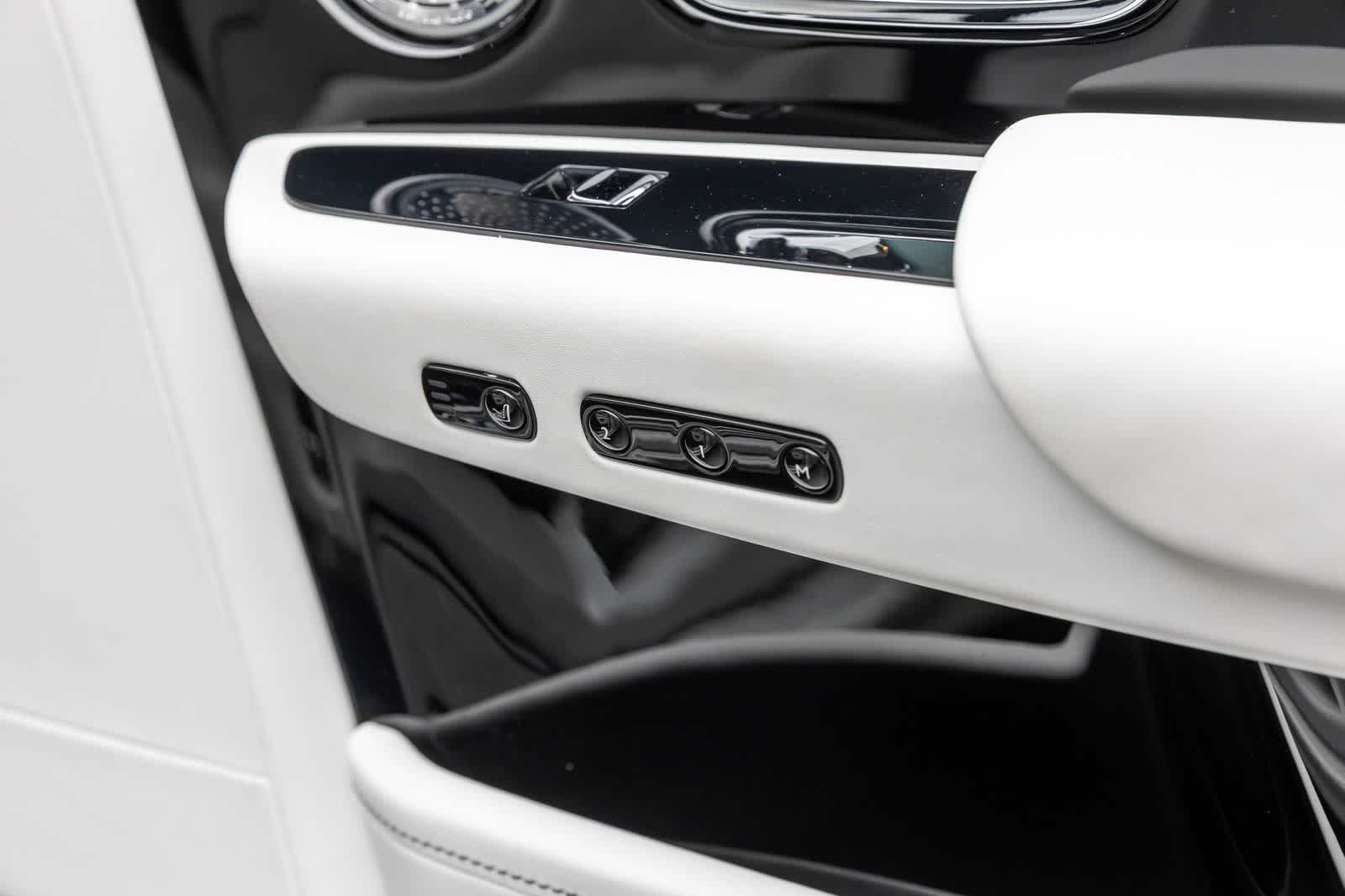 Thumbnail: 2020 Rolls-Royce Phantom - 44