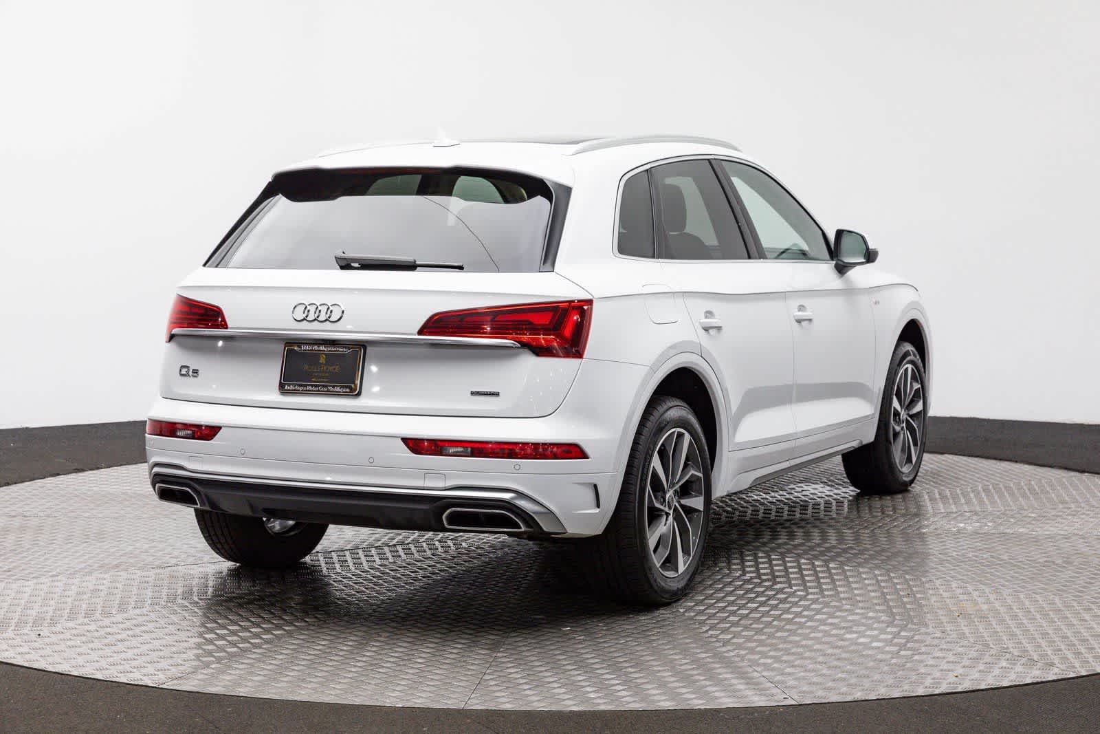 Thumbnail: 2024 Audi Q5 - 21