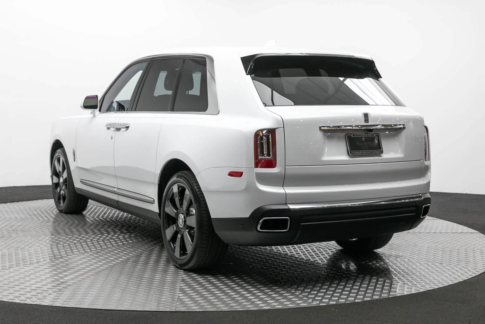 Thumbnail: 2022 Rolls-Royce Cullinan - 7