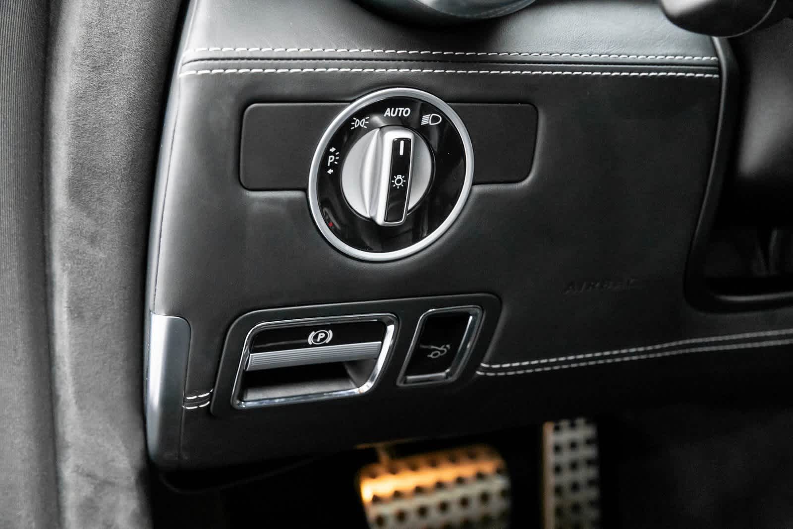 Thumbnail: 2012 Mercedes-Benz SLS AMG - 27