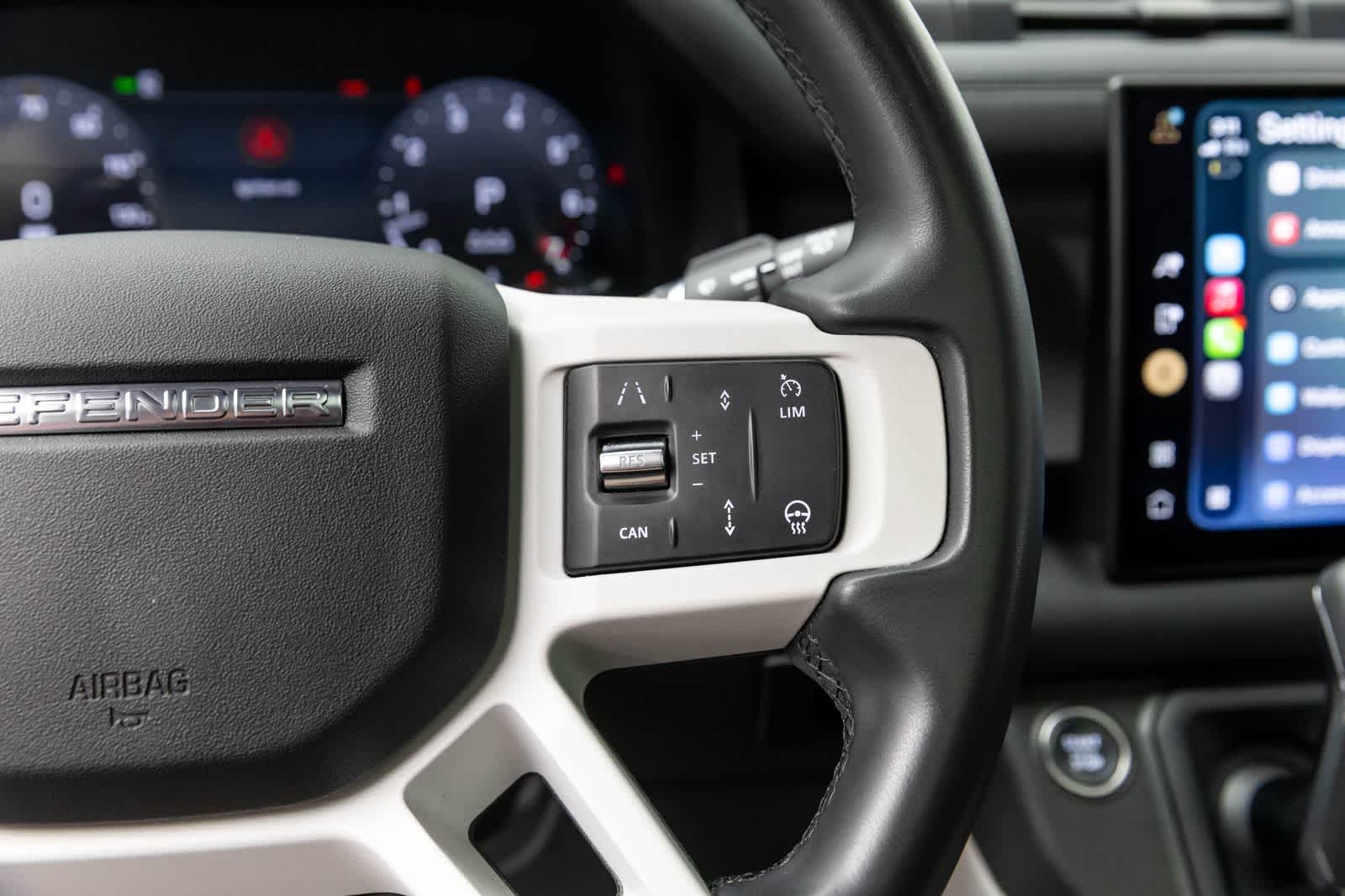 Thumbnail: 2025 Land Rover Defender - 31