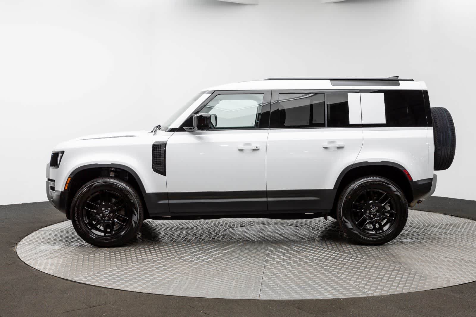 Thumbnail: 2025 Land Rover Defender - 3