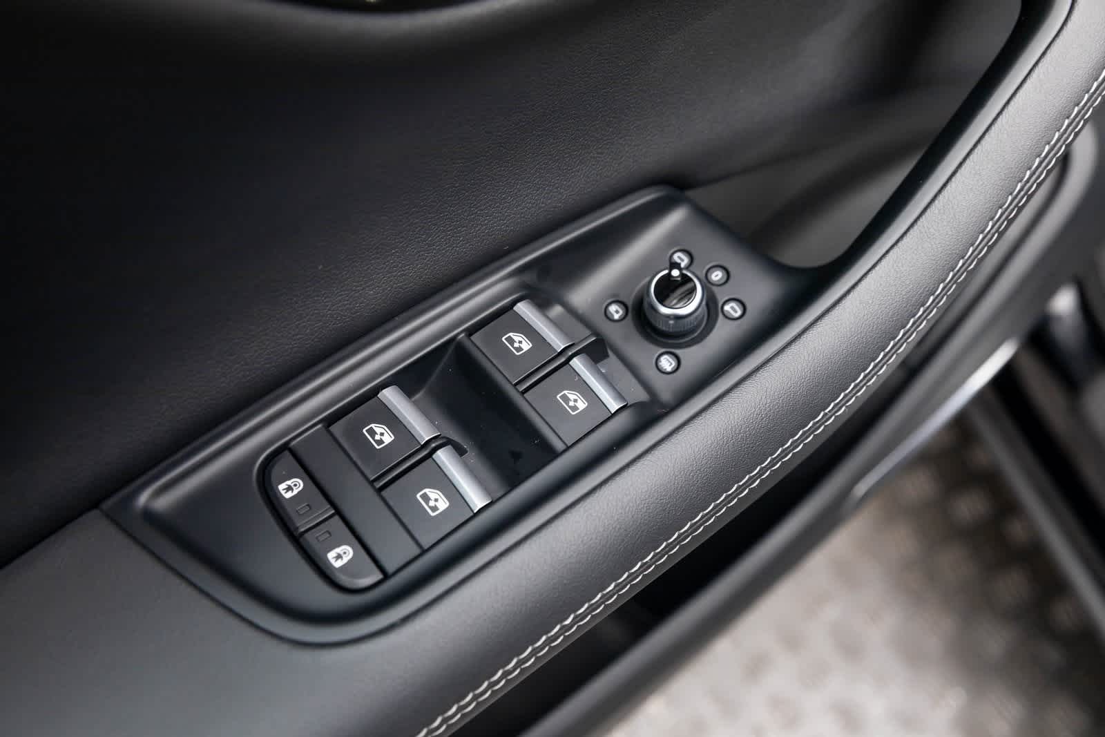 Thumbnail: 2025 Audi Q7 - 24