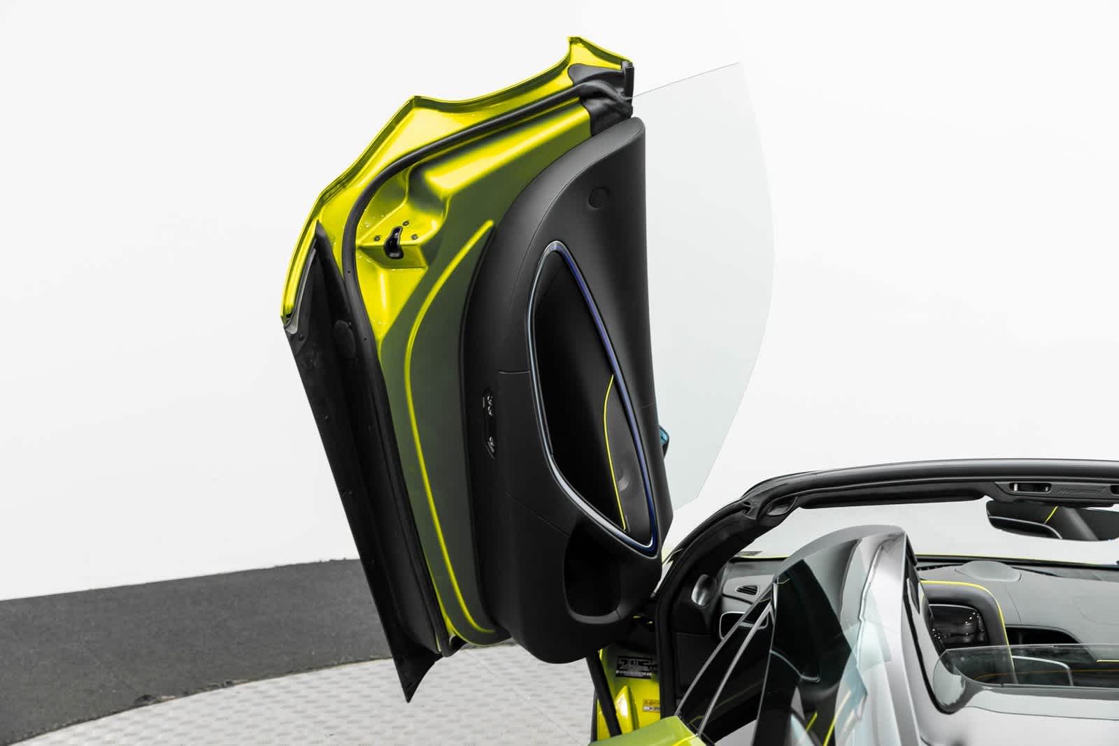 Thumbnail: 2025 Mclaren Artura - 23