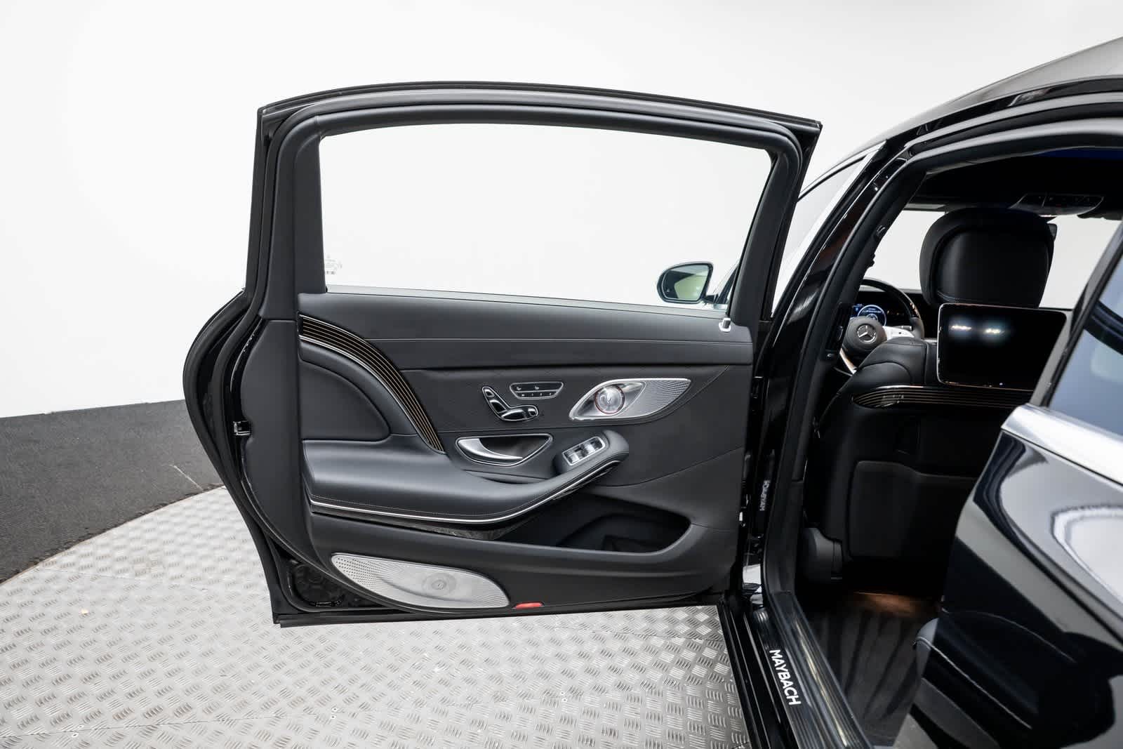 Thumbnail: 2020 Mercedes-Benz S-Class - 45