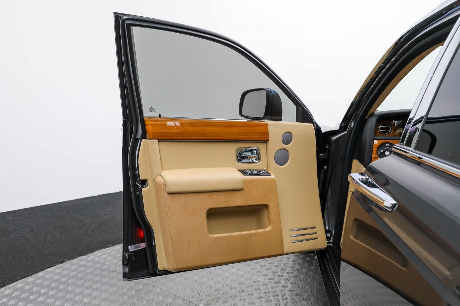 Thumbnail: 2015 Rolls-Royce Phantom - 15