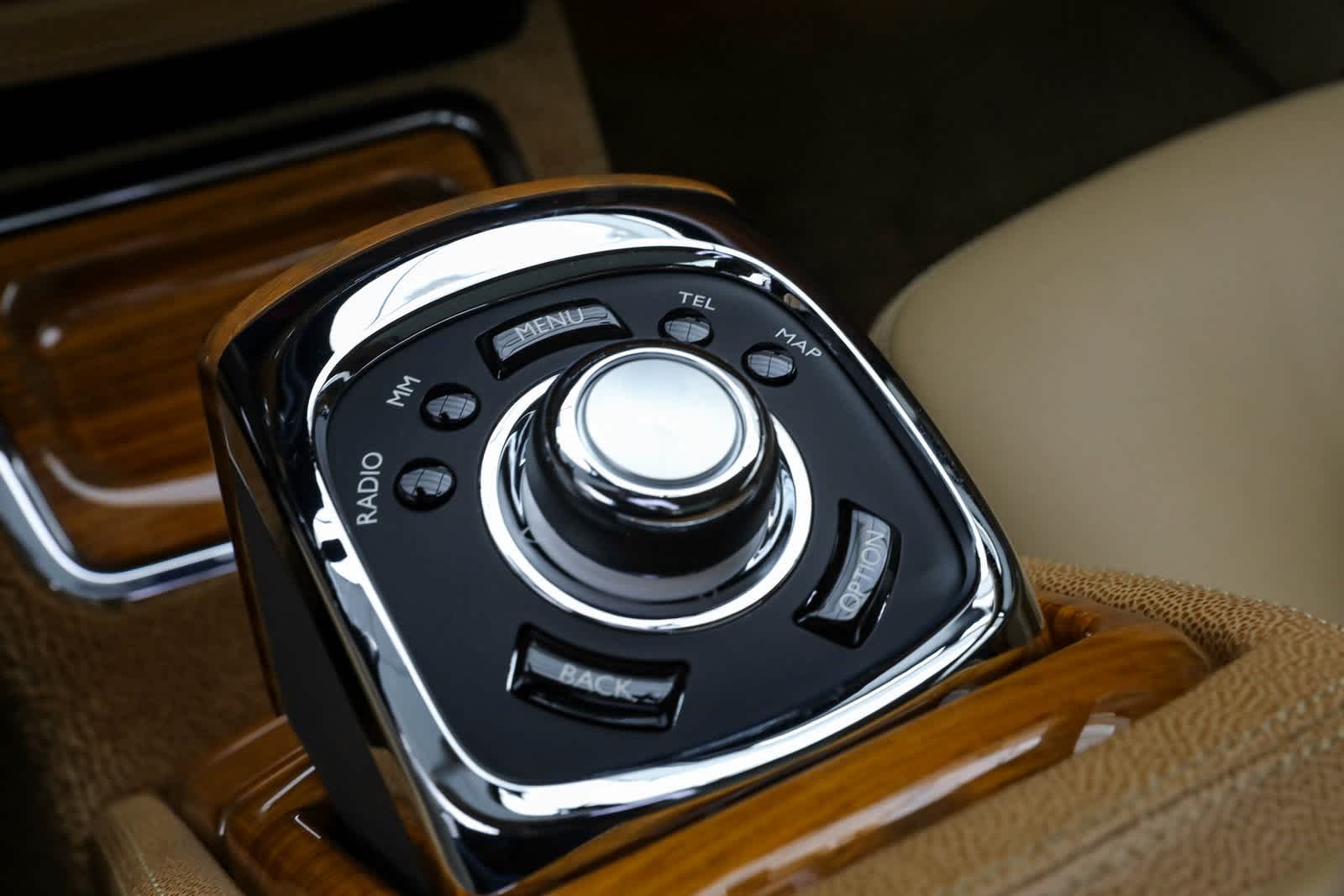Thumbnail: 2015 Rolls-Royce Phantom - 30