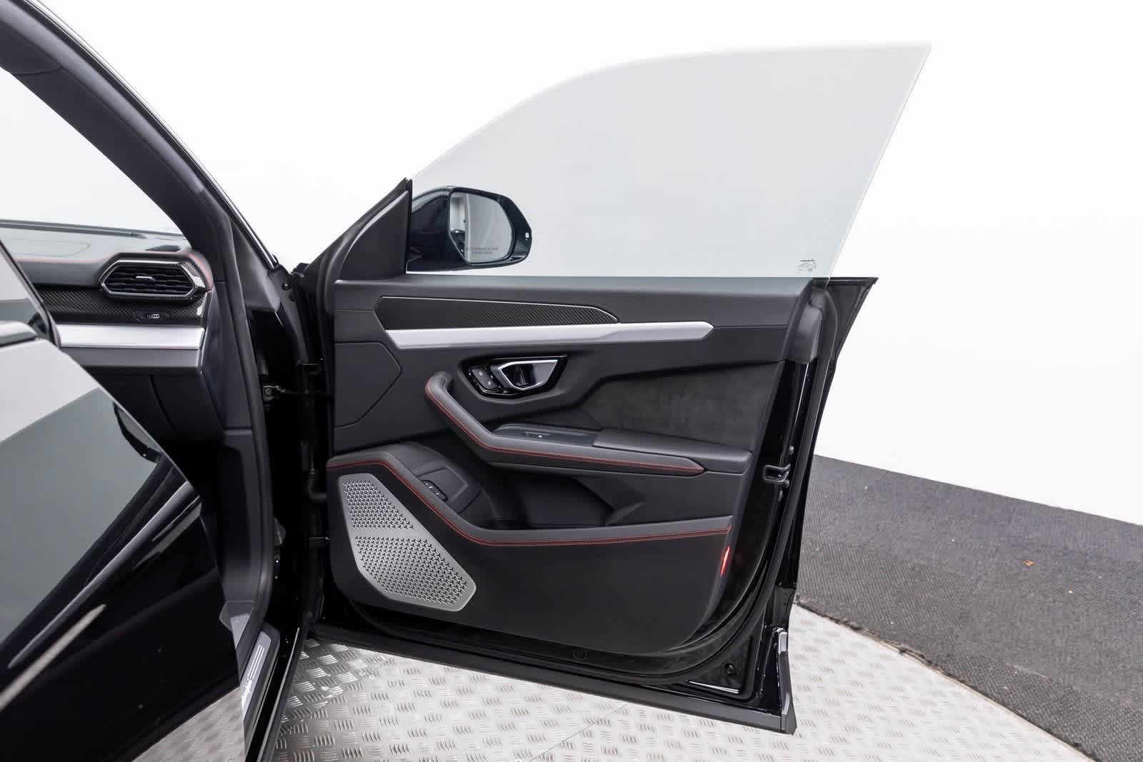 Thumbnail: 2020 Lamborghini Urus - 49