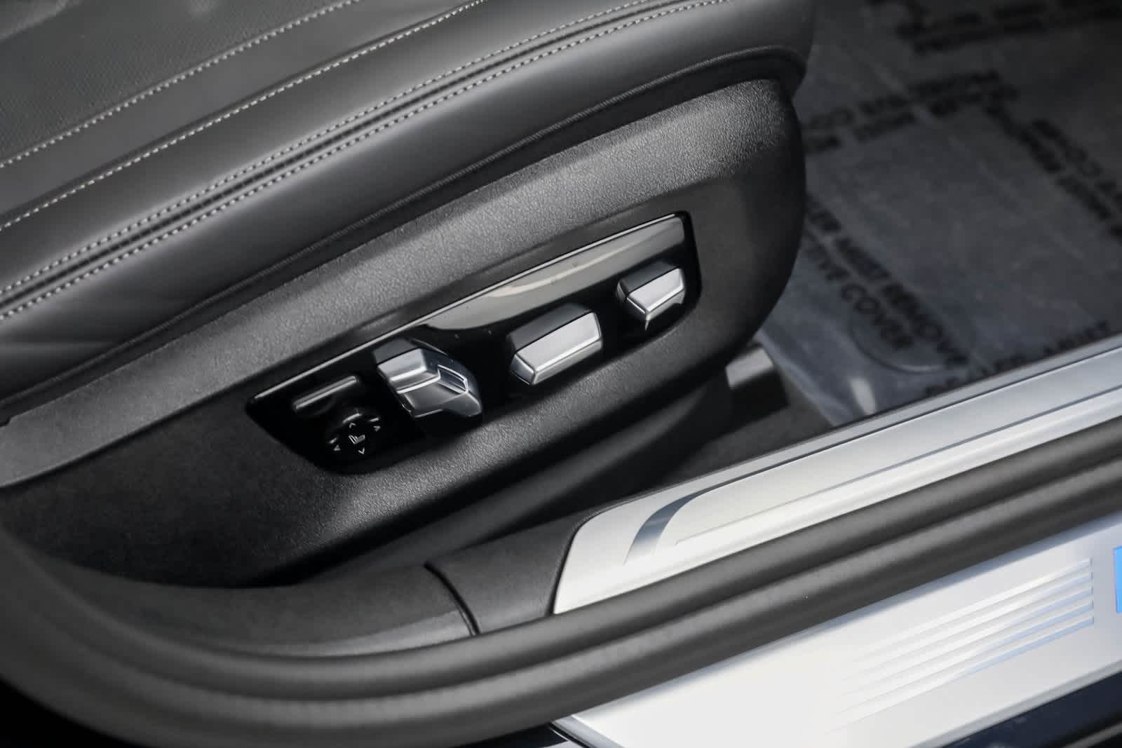 Thumbnail: 2022 BMW 7 Series - 49