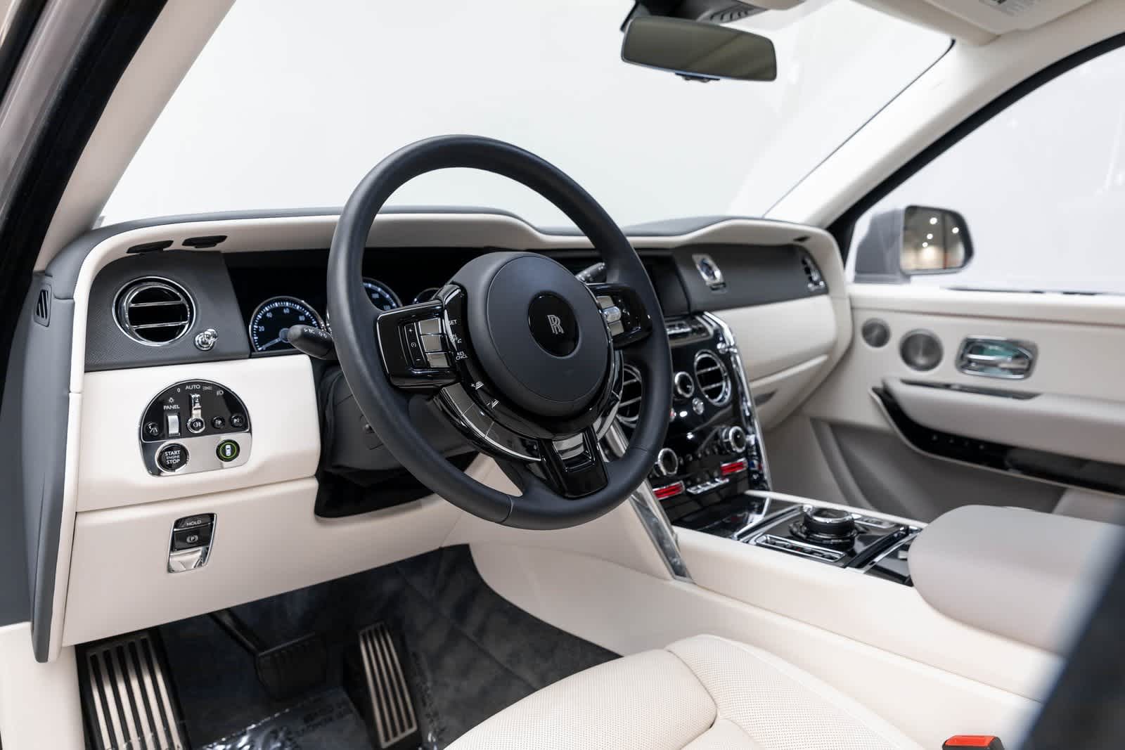 Thumbnail: 2022 Rolls-Royce Cullinan - 15