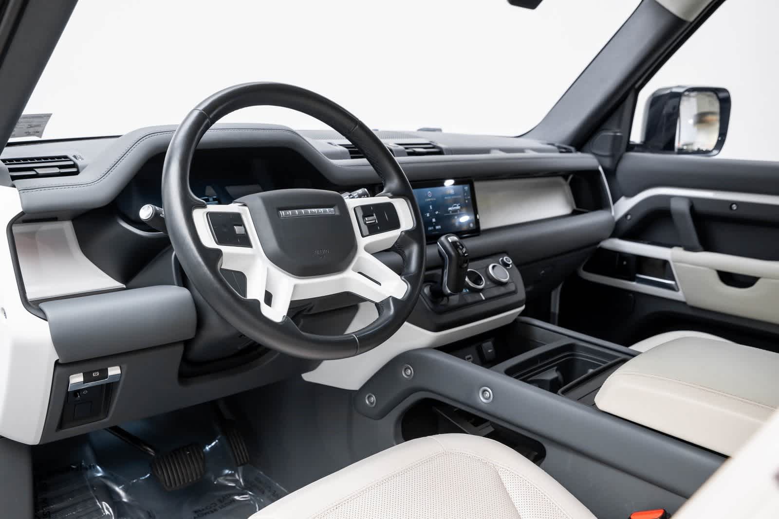 Thumbnail: 2023 Land Rover Defender - 2
