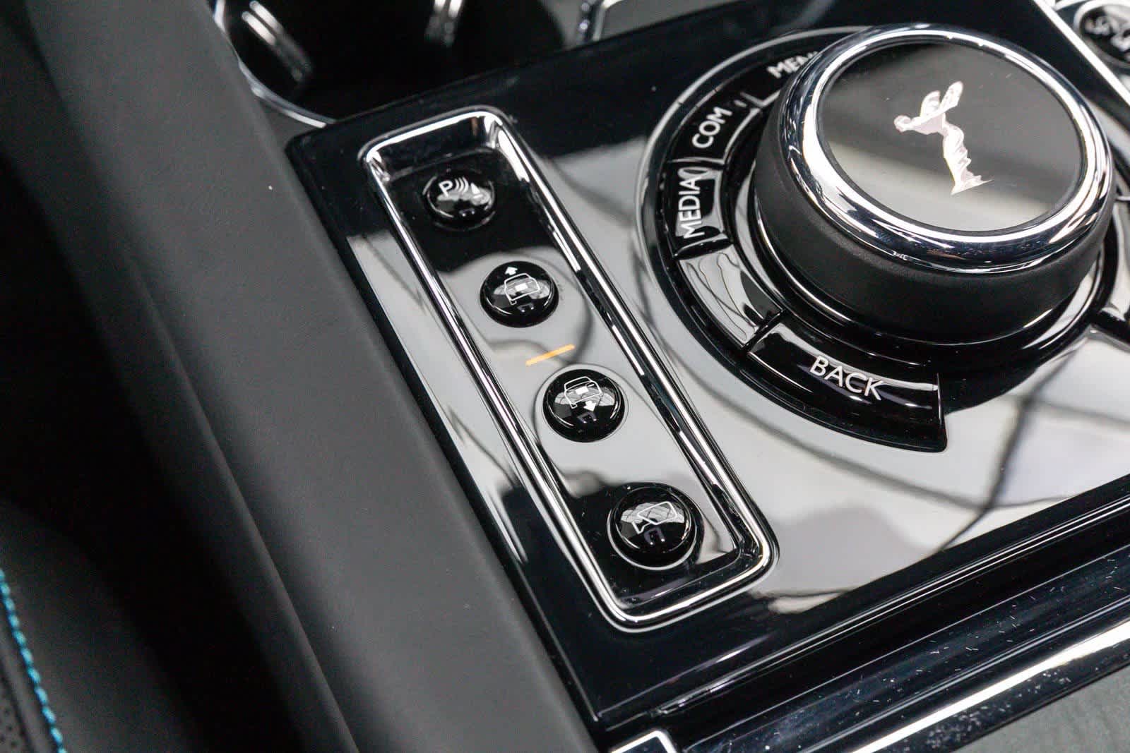 Thumbnail: 2022 Rolls-Royce Cullinan - 26