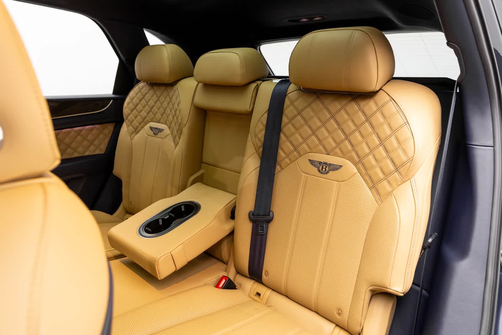 Thumbnail: 2021 Bentley Bentayga - 12