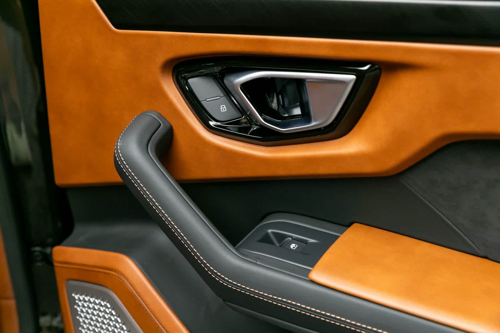 Thumbnail: 2022 Lamborghini Urus - 49