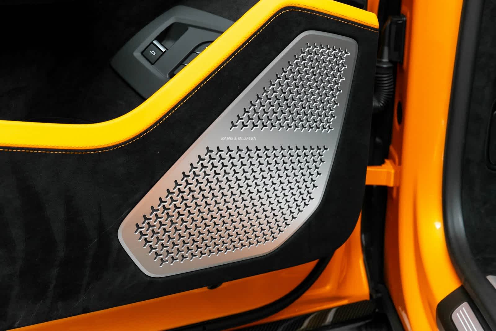 Thumbnail: 2024 Lamborghini Urus - 23