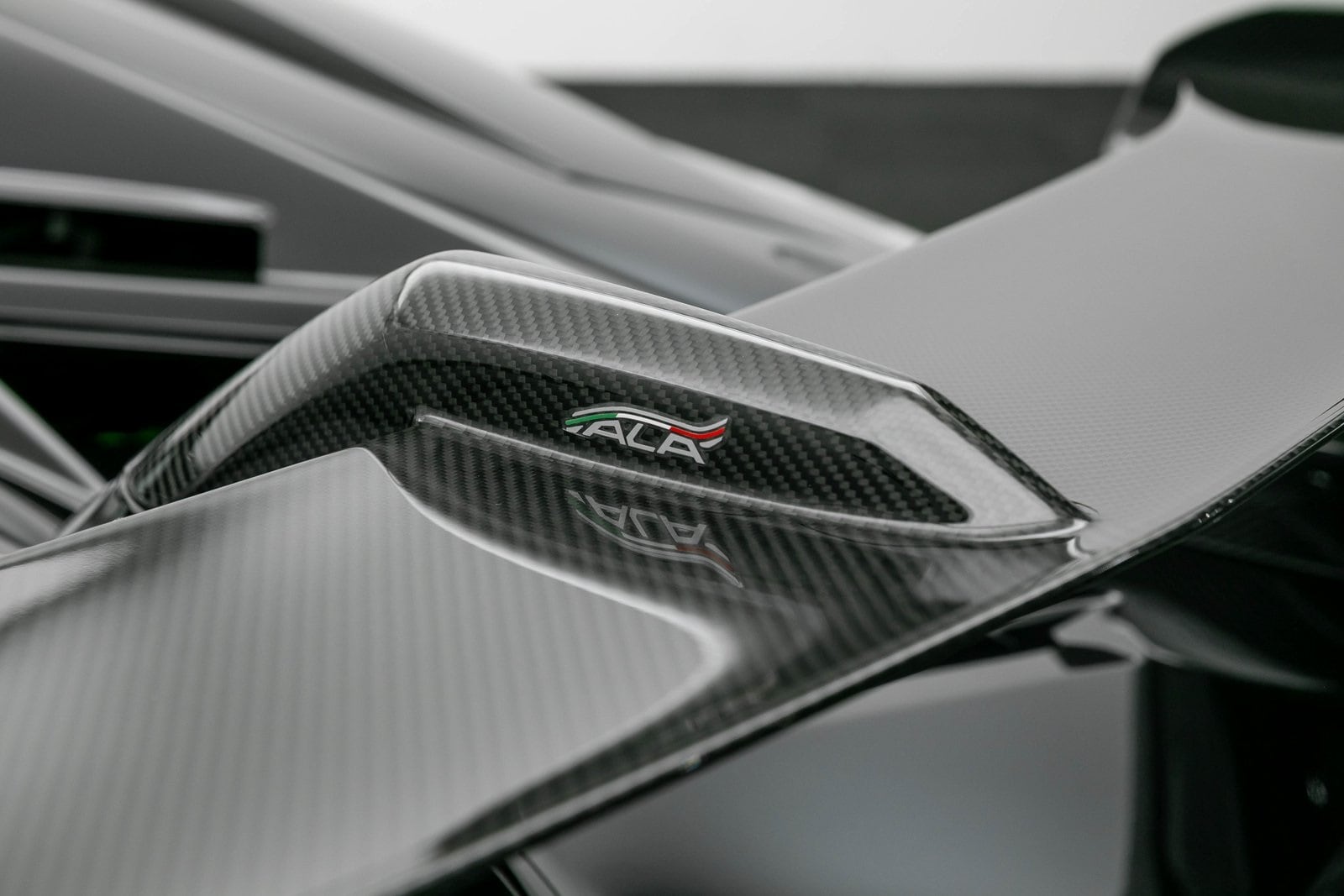 2021 Lamborghini Aventador SVJ 39