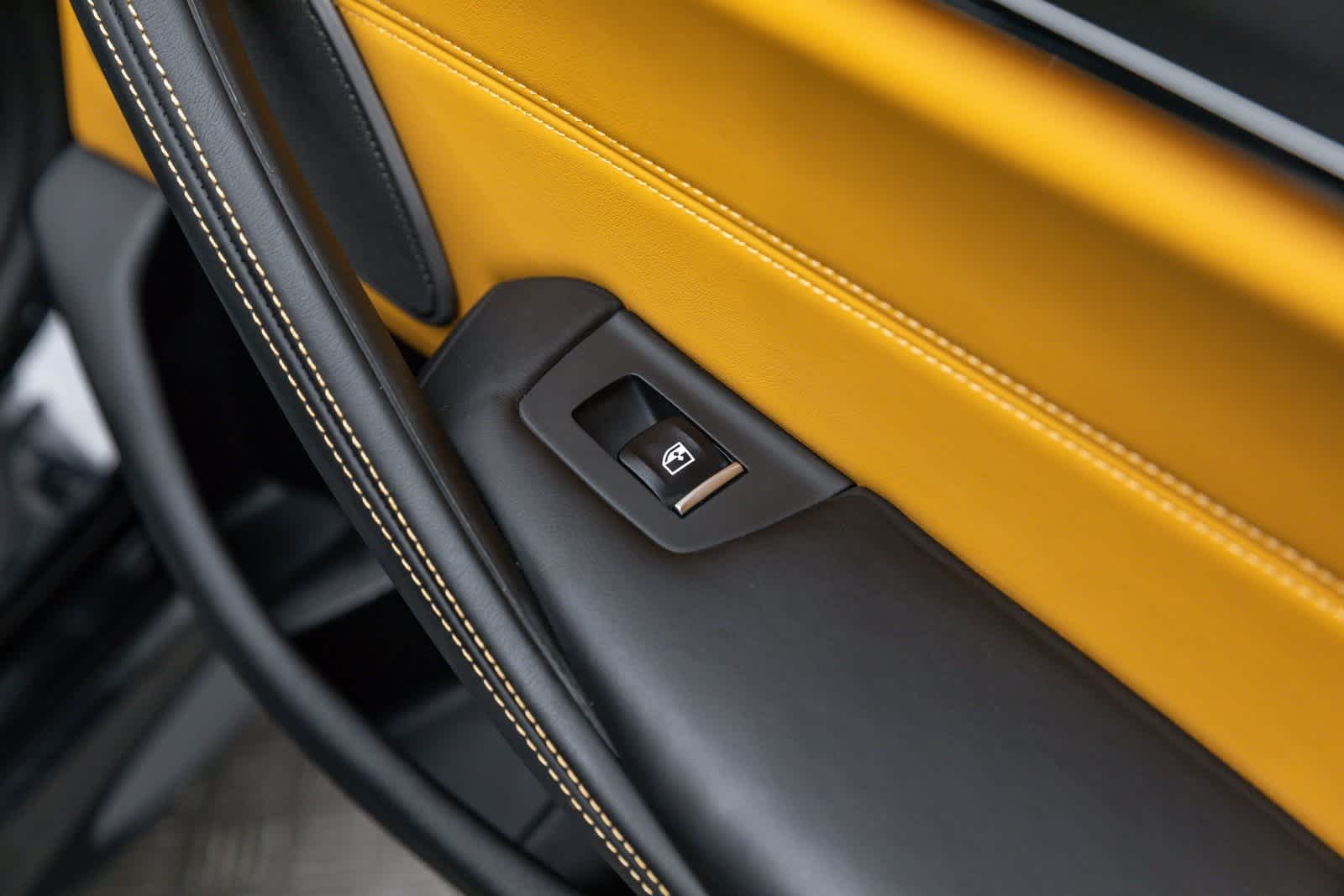 Thumbnail: 2023 BMW M5 - 45