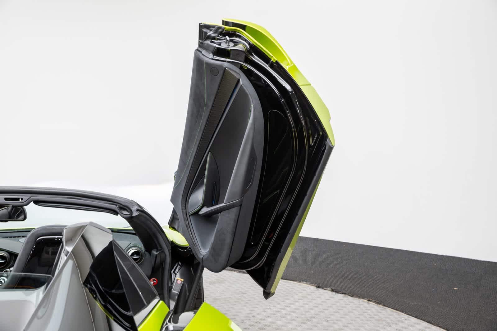 Thumbnail: 2023 Mclaren 720S - 39