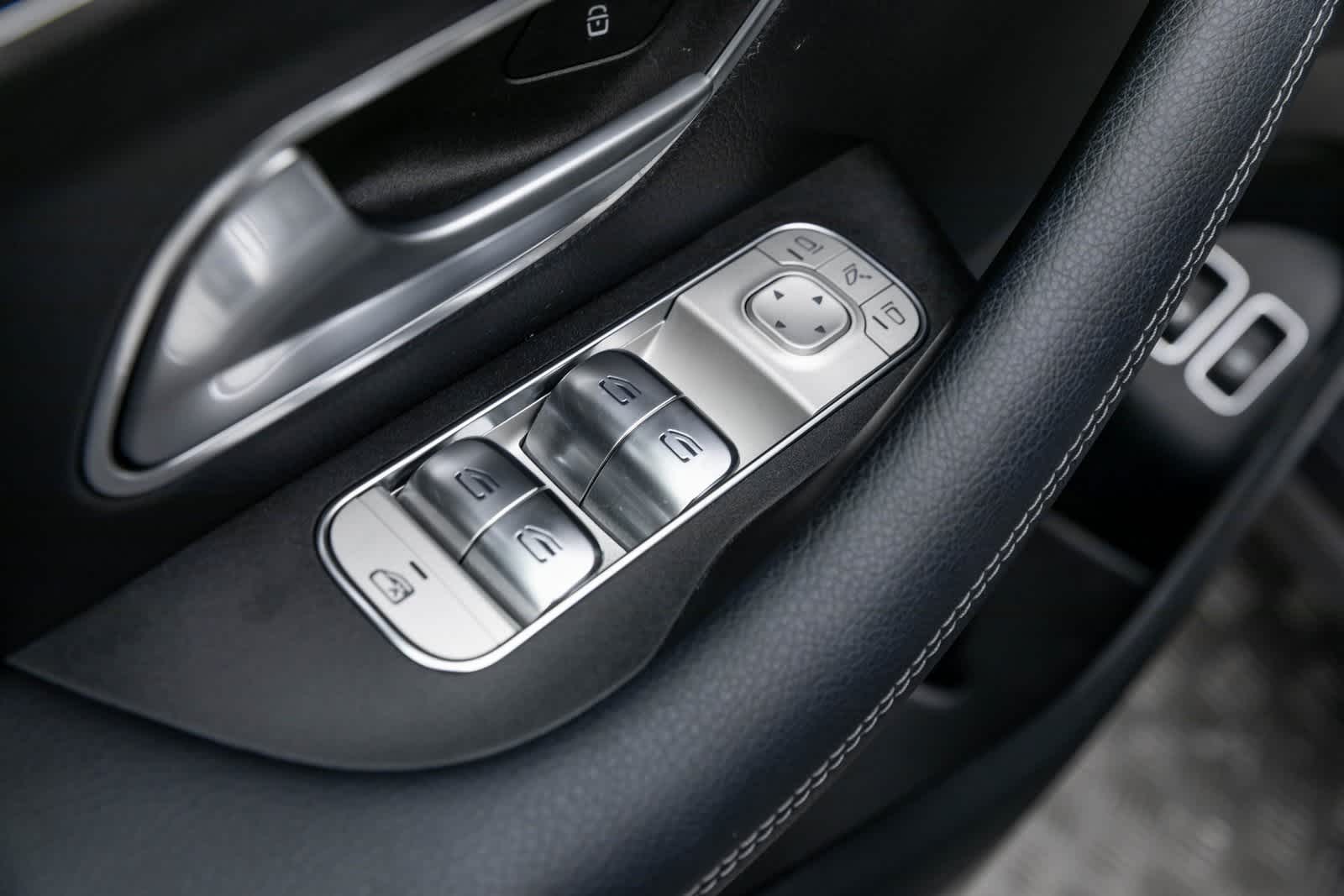 Thumbnail: 2025 Mercedes-Benz GLE - 25