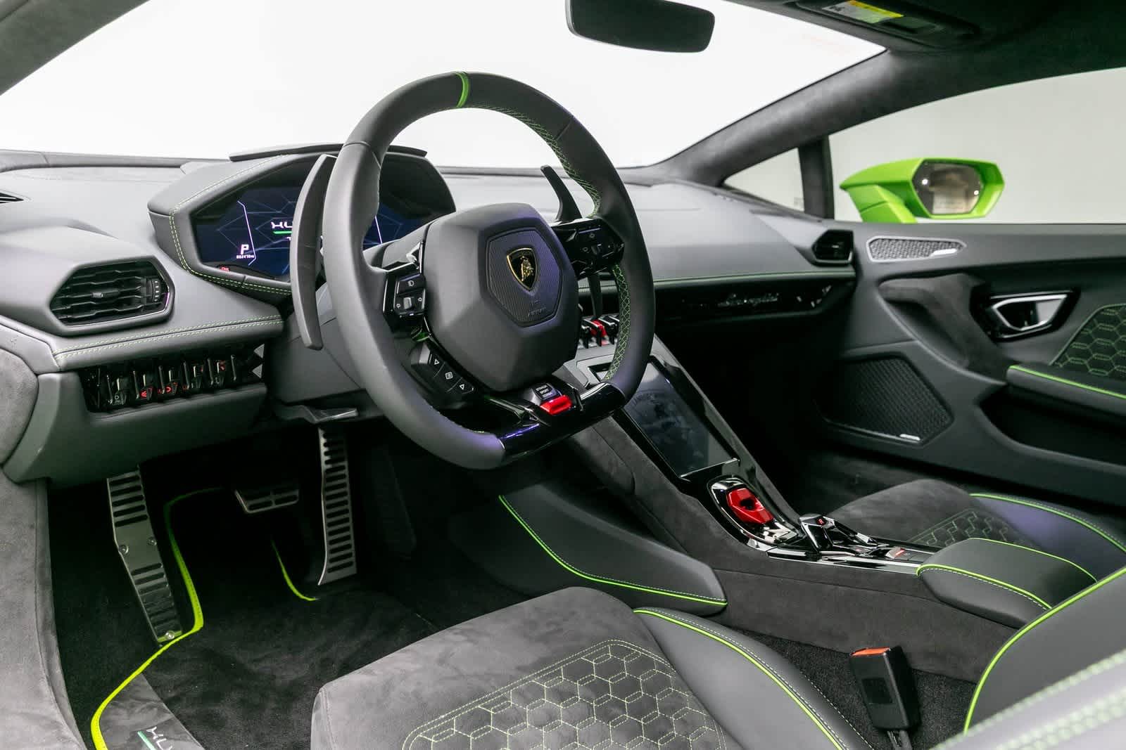 Thumbnail: 2023 Lamborghini Huracan - 2