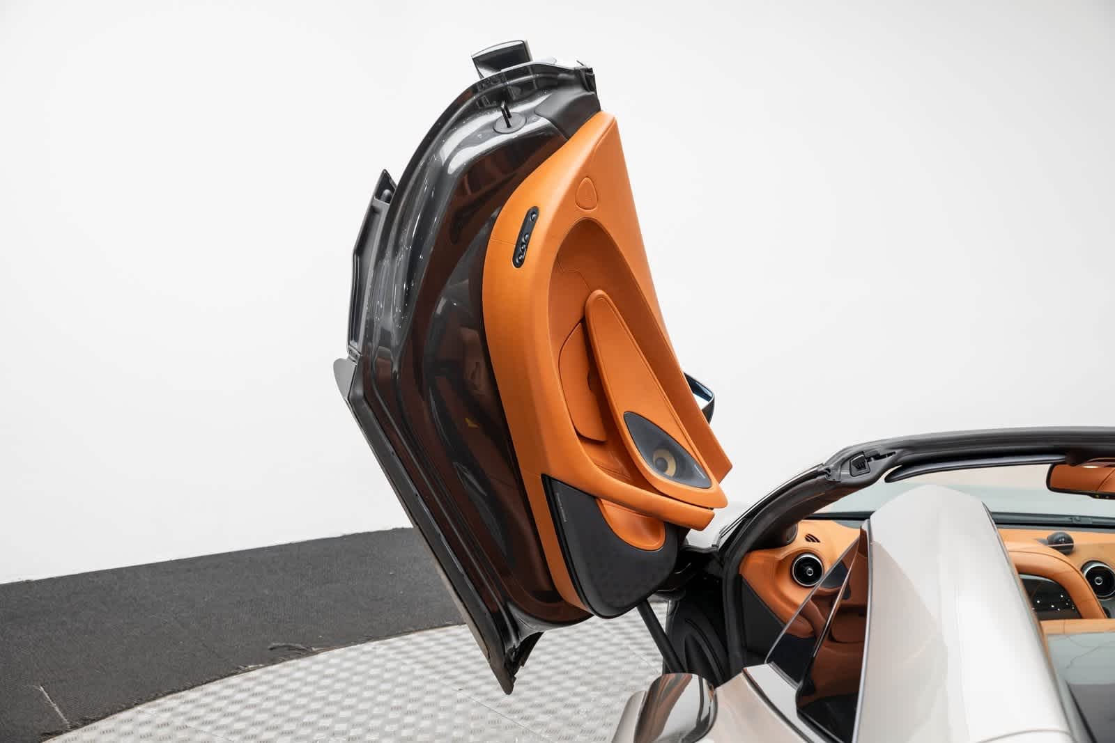 Thumbnail: 2018 Mclaren  - 22