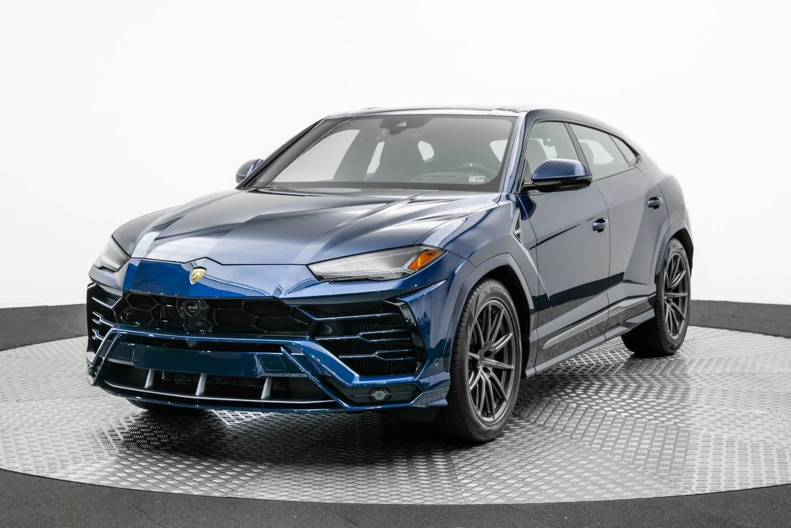 Thumbnail: 2022 Lamborghini Urus - 1