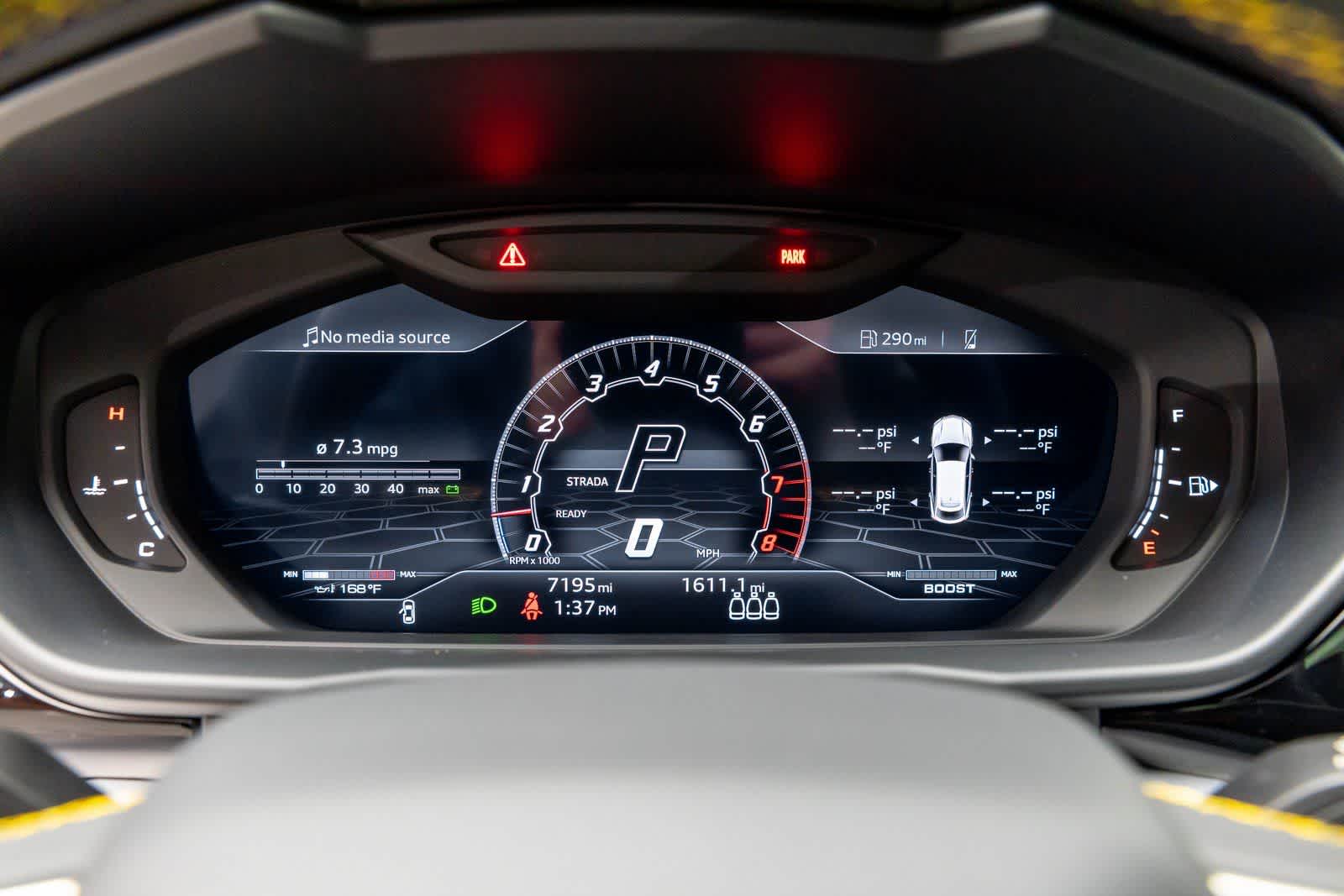 Thumbnail: 2022 Lamborghini Urus - 16