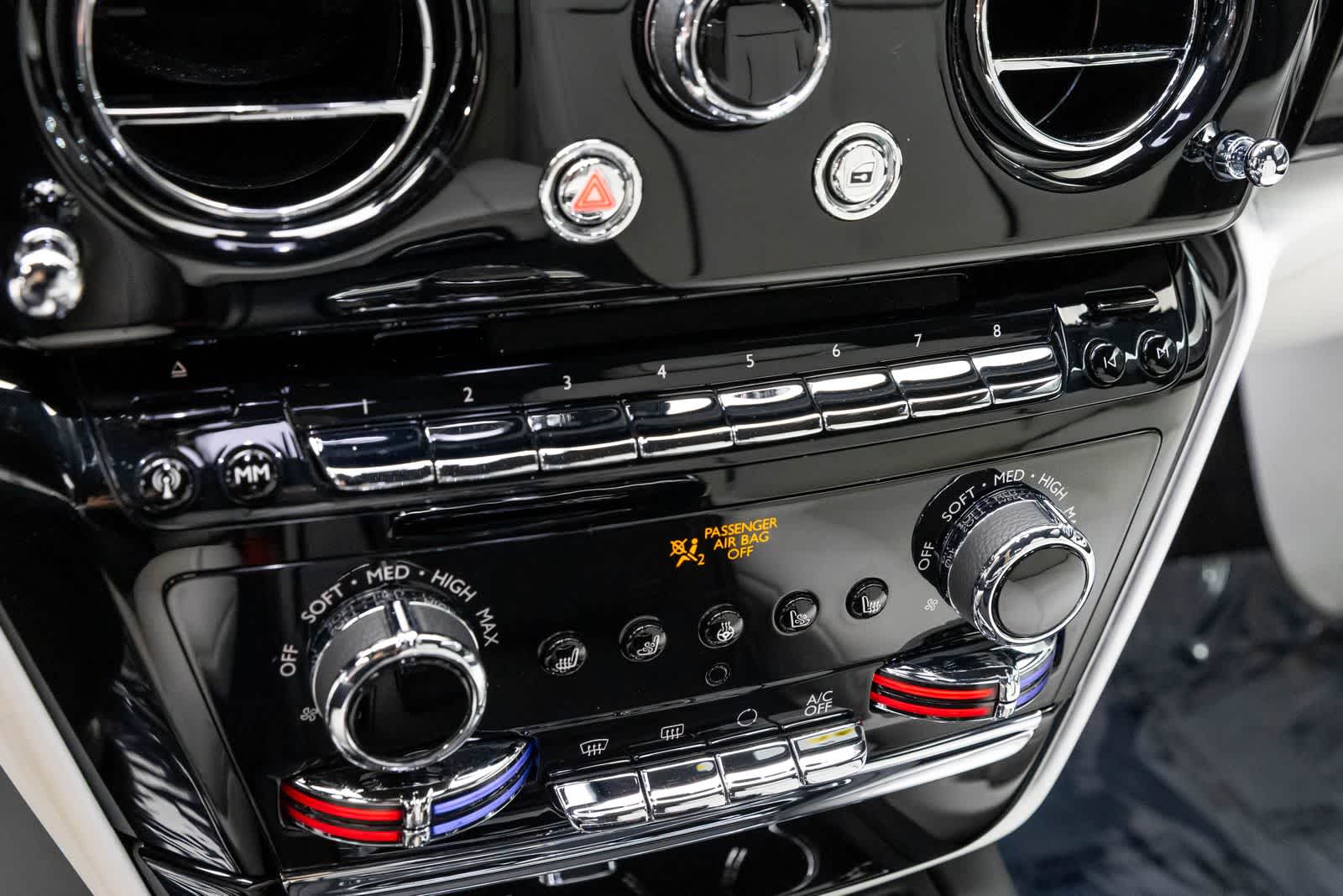 Thumbnail: 2020 Rolls-Royce Phantom - 28