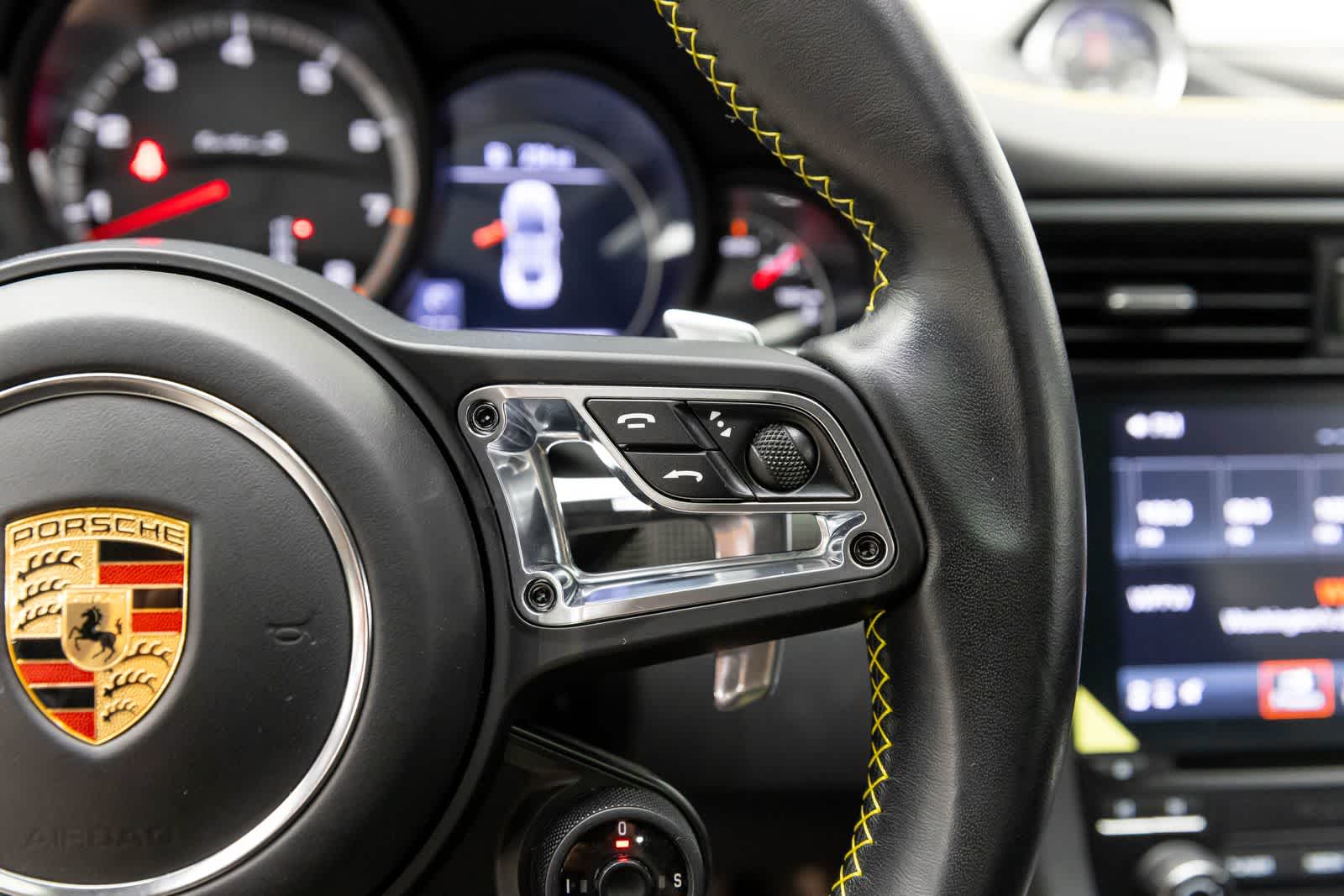 Thumbnail: 2019 Porsche 911 - 32