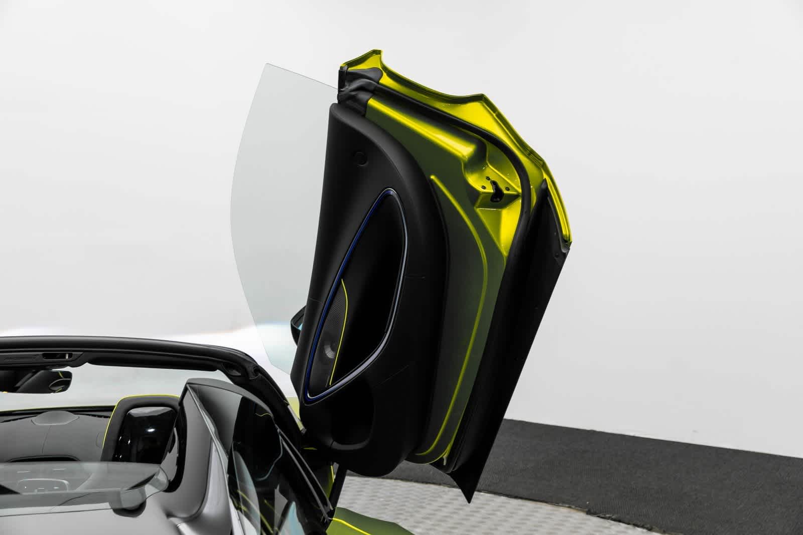 Thumbnail: 2025 Mclaren Artura - 36