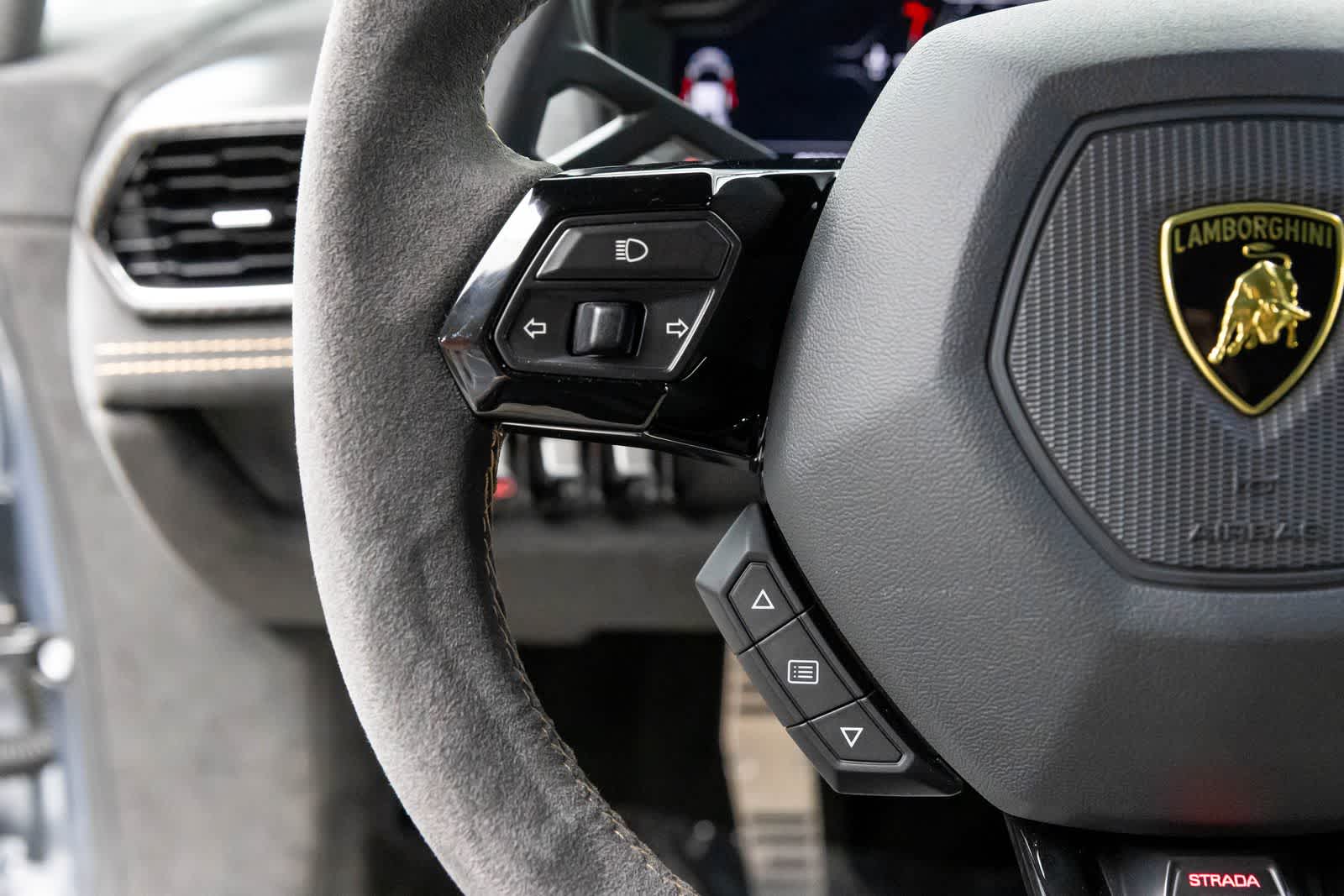 Thumbnail: 2024 Lamborghini Huracan - 29