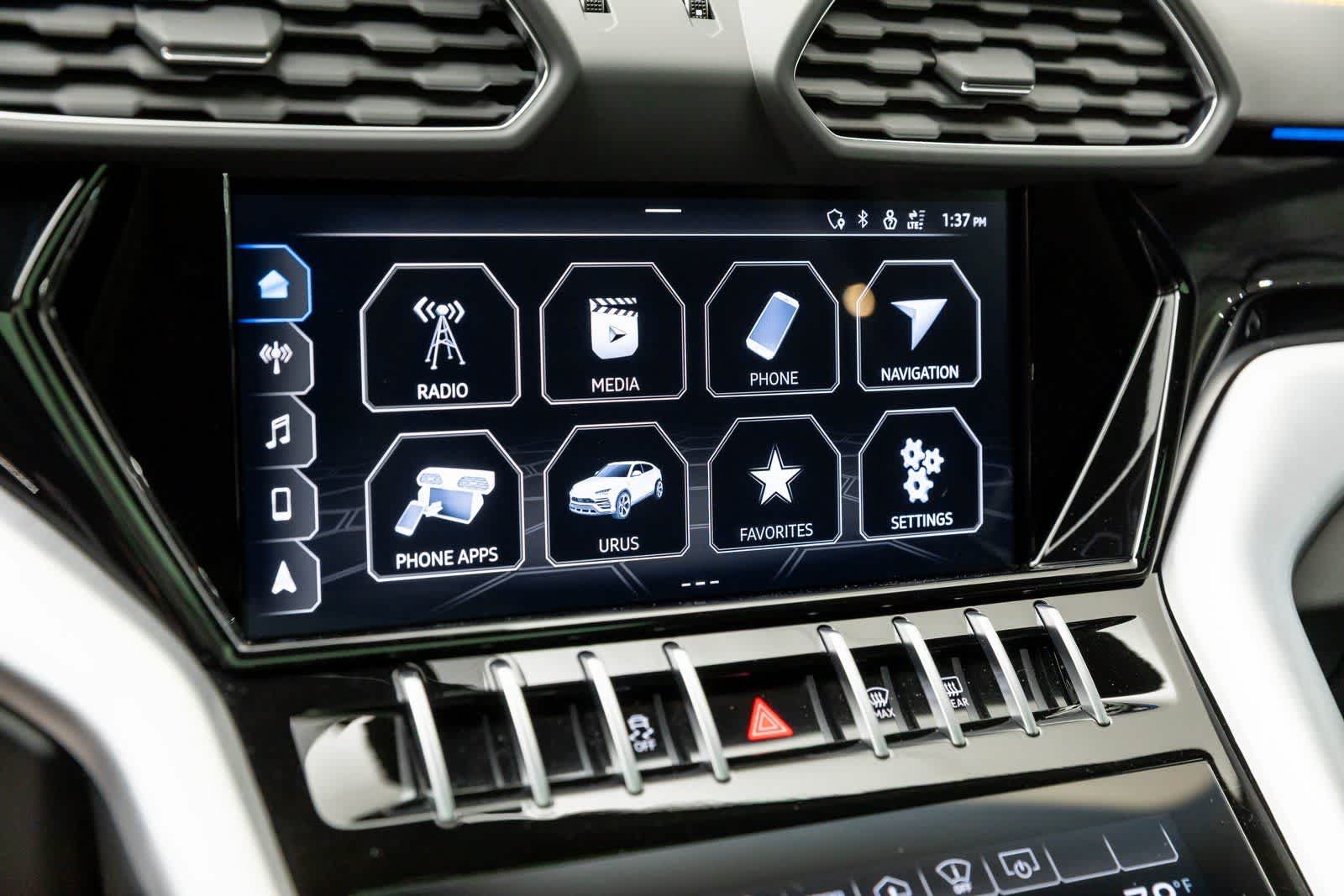 Thumbnail: 2022 Lamborghini Urus - 14