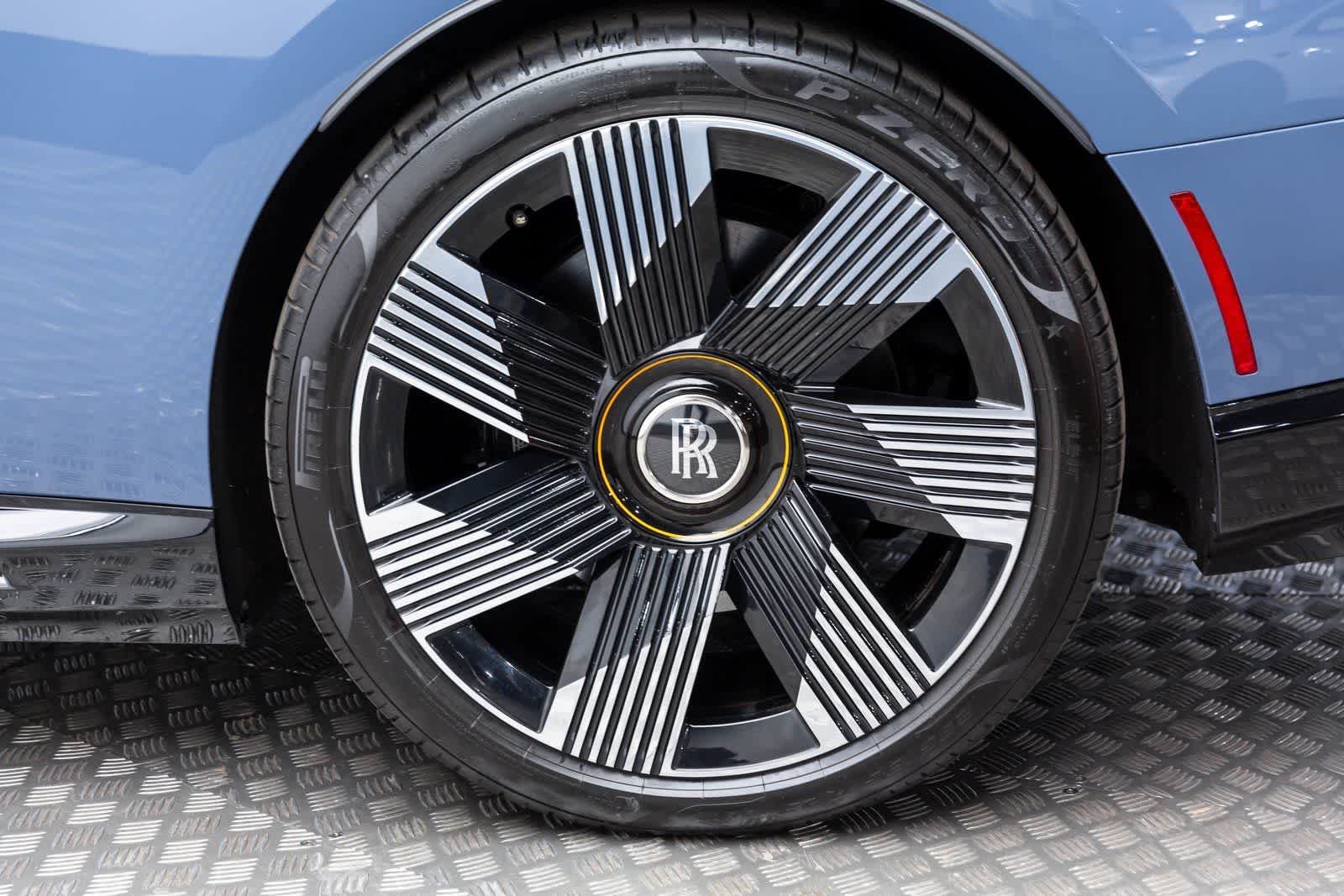 Thumbnail: 2024 Rolls-Royce Spectre - 41