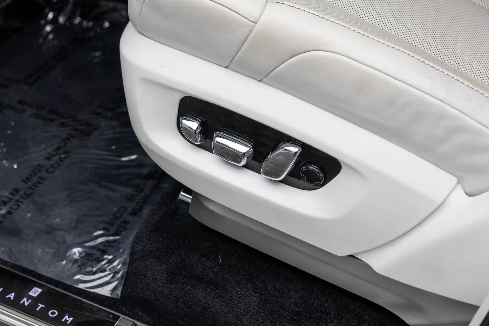 Thumbnail: 2020 Rolls-Royce Phantom - 16