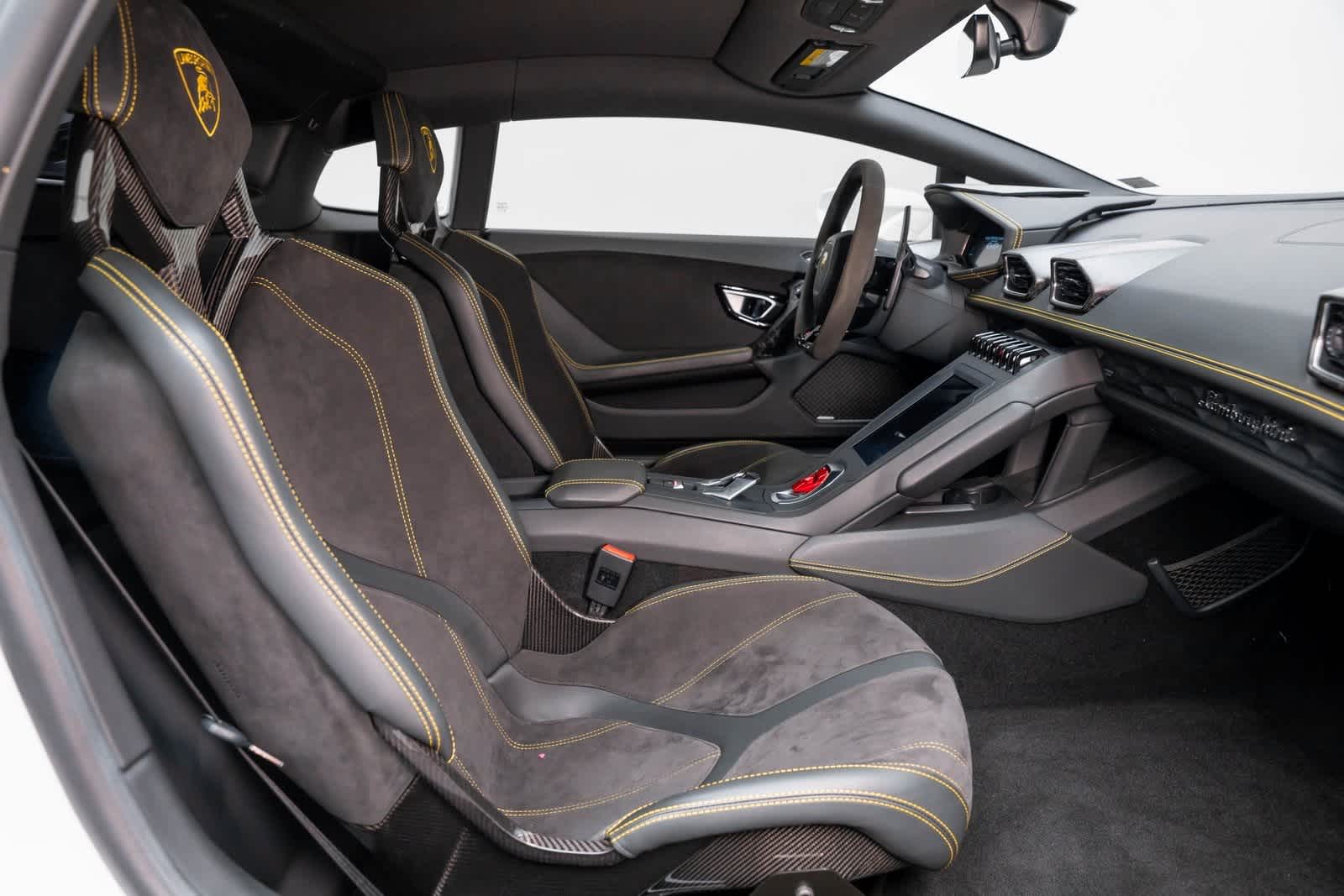 Thumbnail: 2022 Lamborghini Huracan - 14