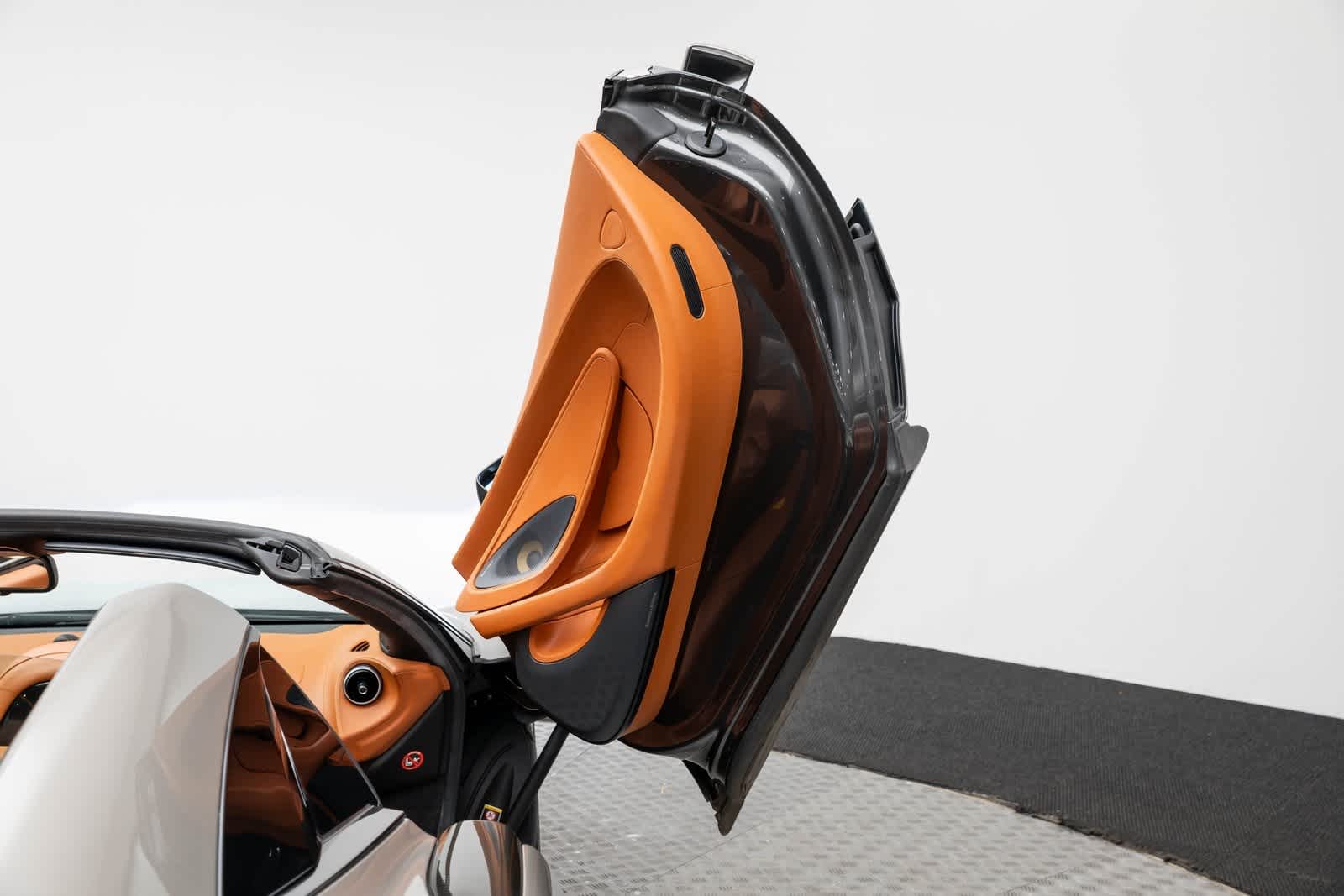 Thumbnail: 2018 Mclaren  - 36