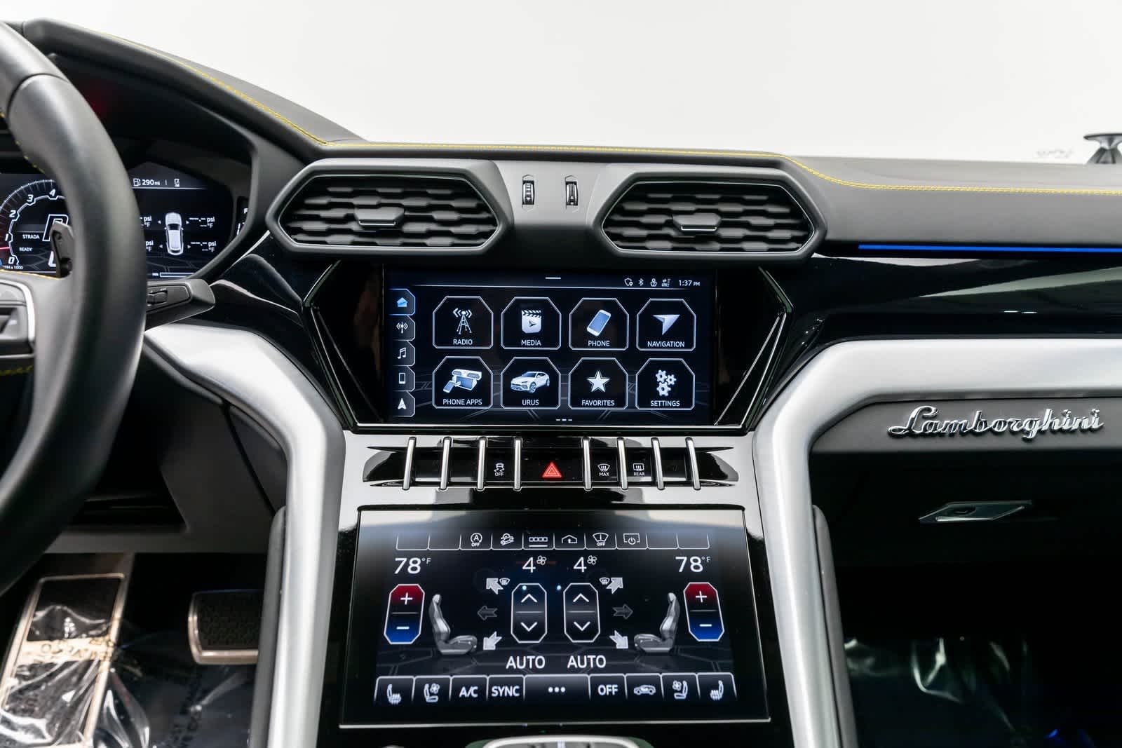 Thumbnail: 2022 Lamborghini Urus - 8